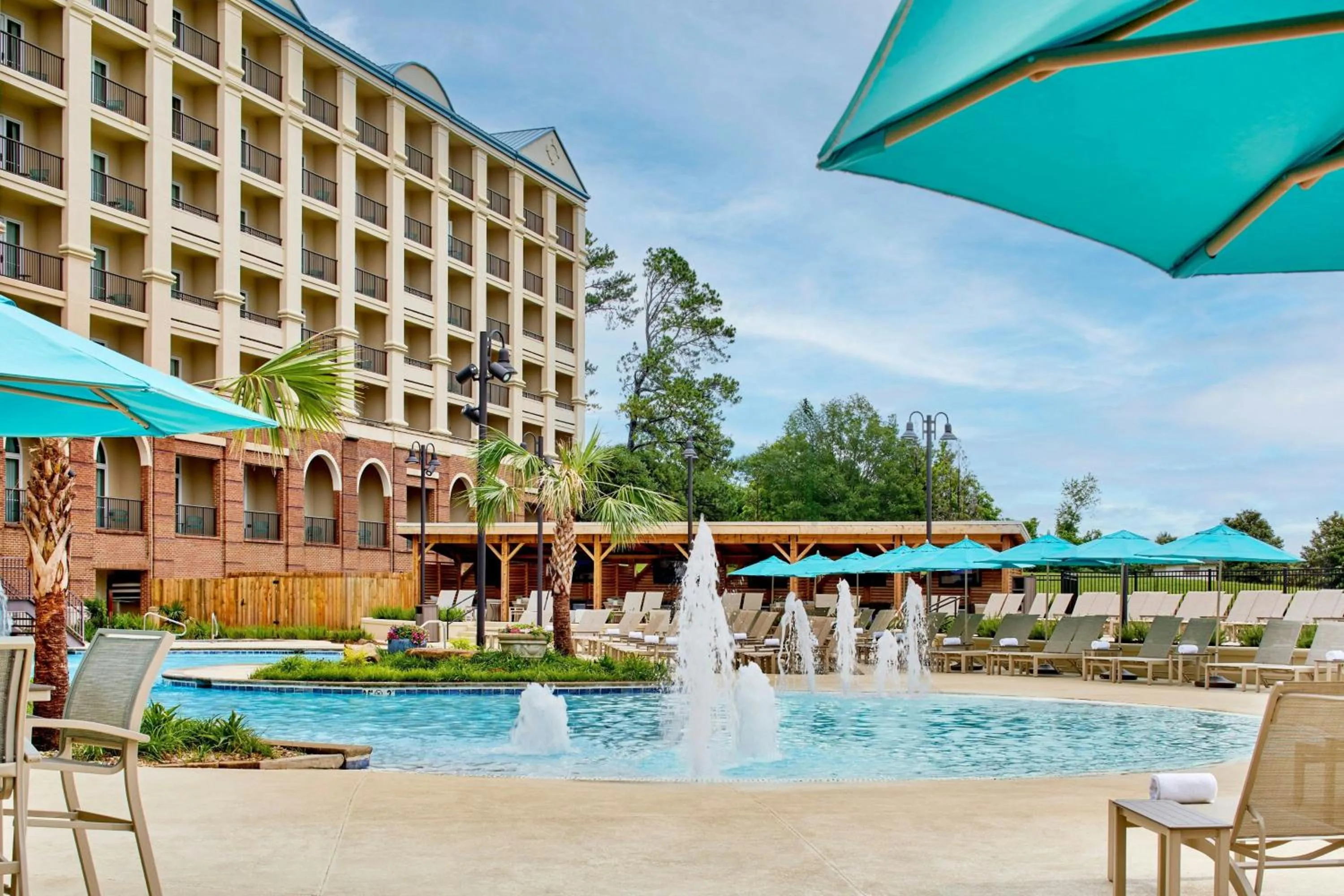 Swimming pool in Renaissance Shoals Resort & Spa