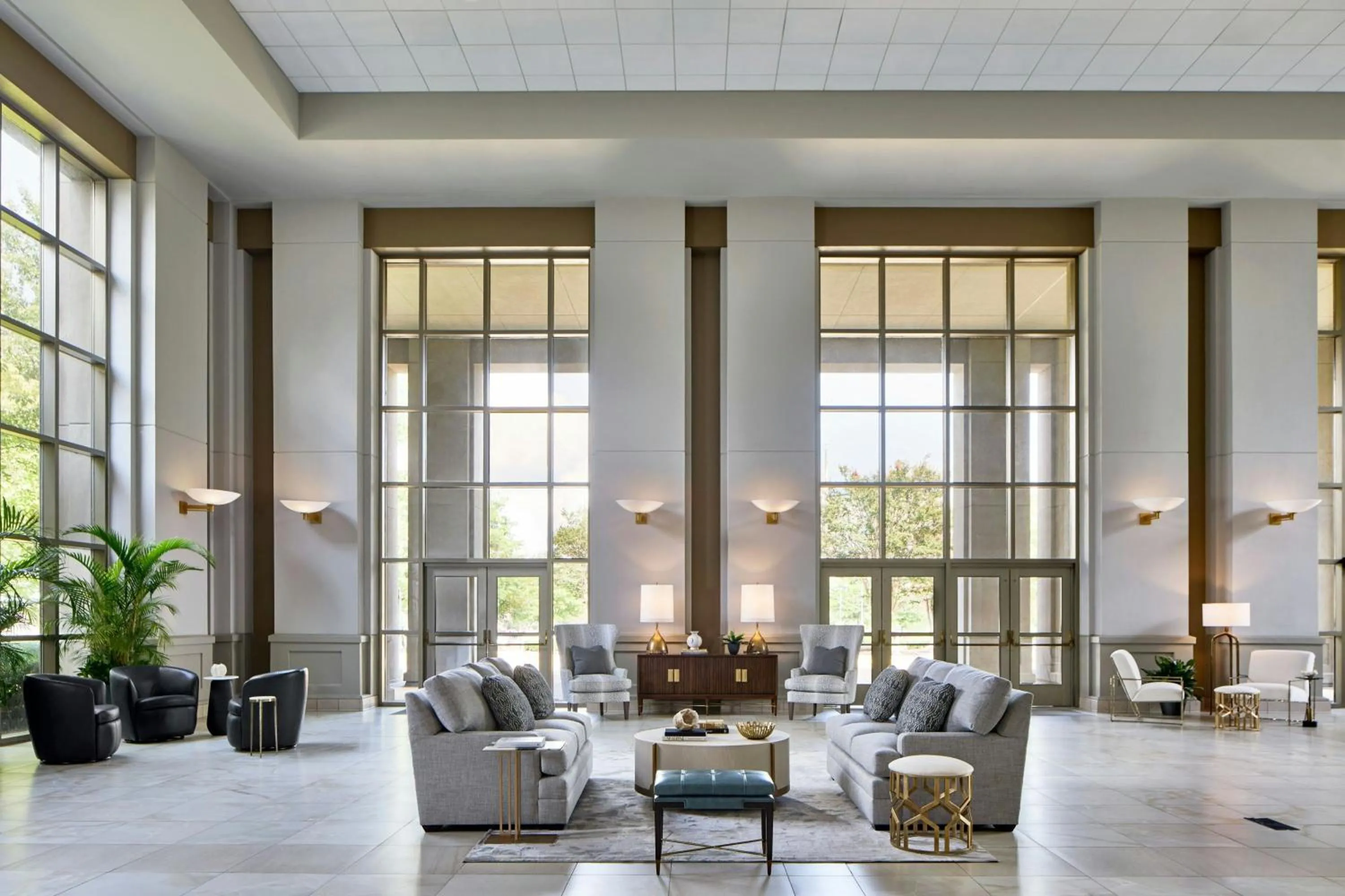 Lounge or bar in Renaissance Shoals Resort & Spa