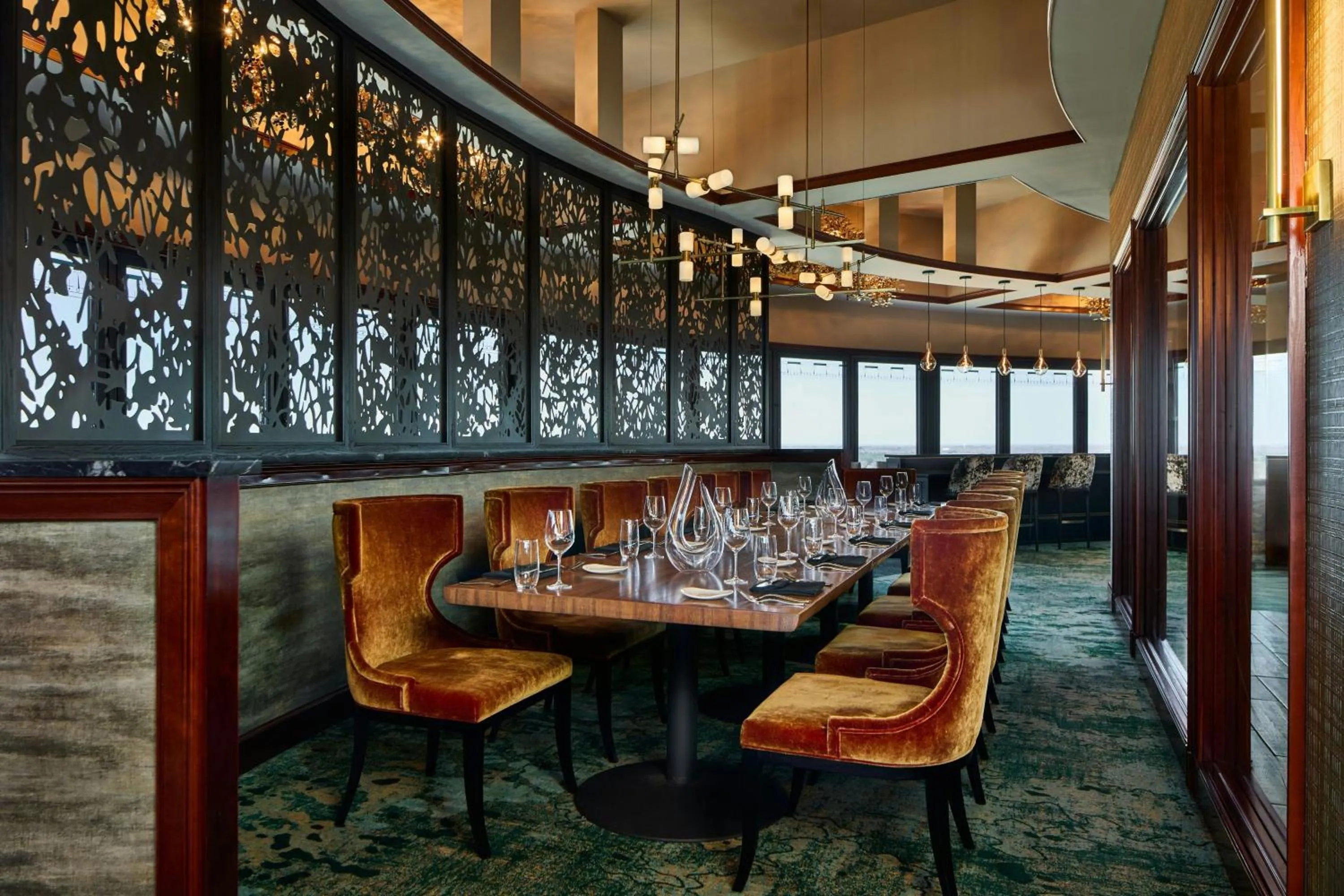 Restaurant/places to eat in Renaissance Shoals Resort & Spa