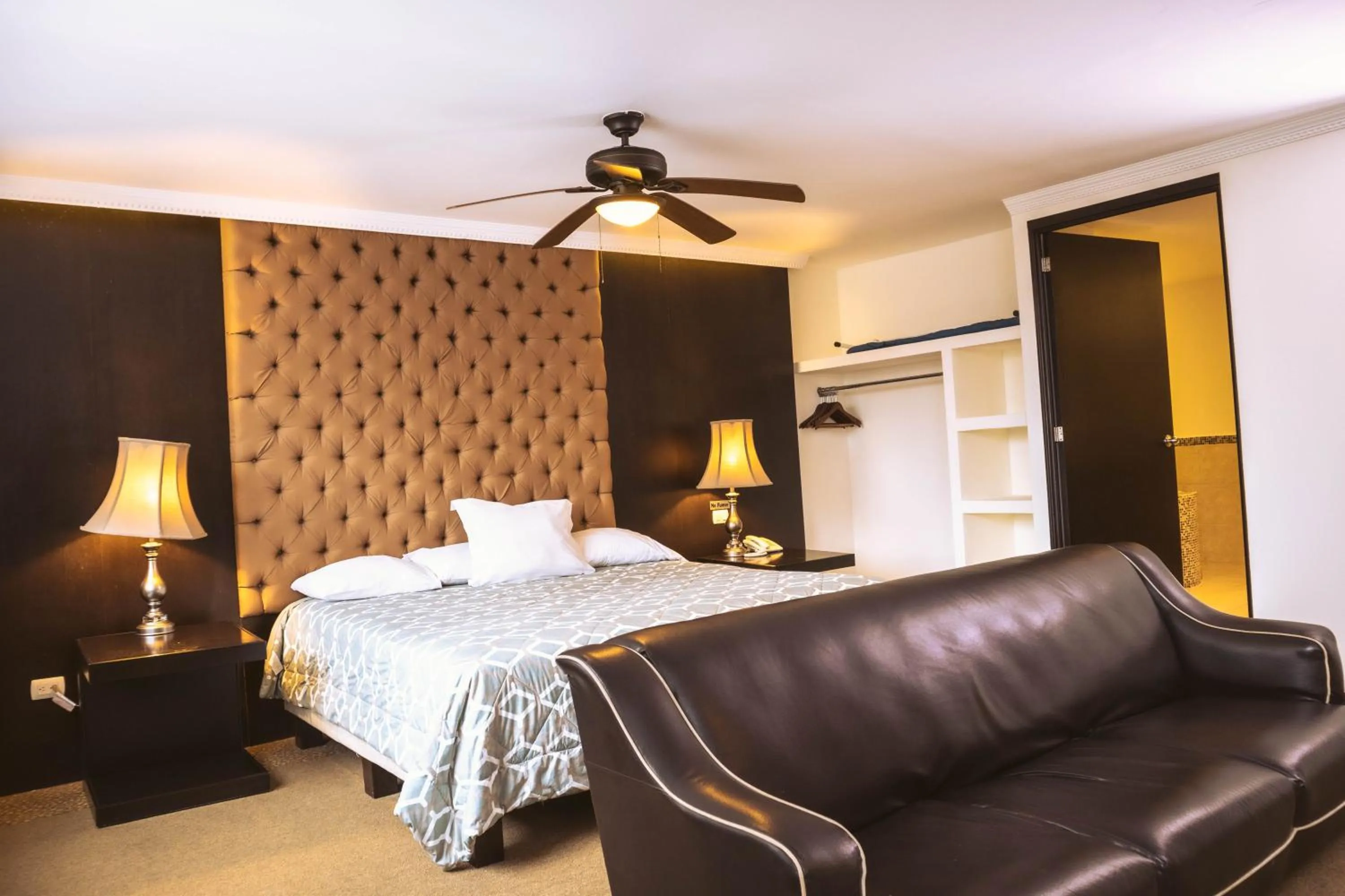 Photo of the whole room, Bed in Hotel Clara Luna