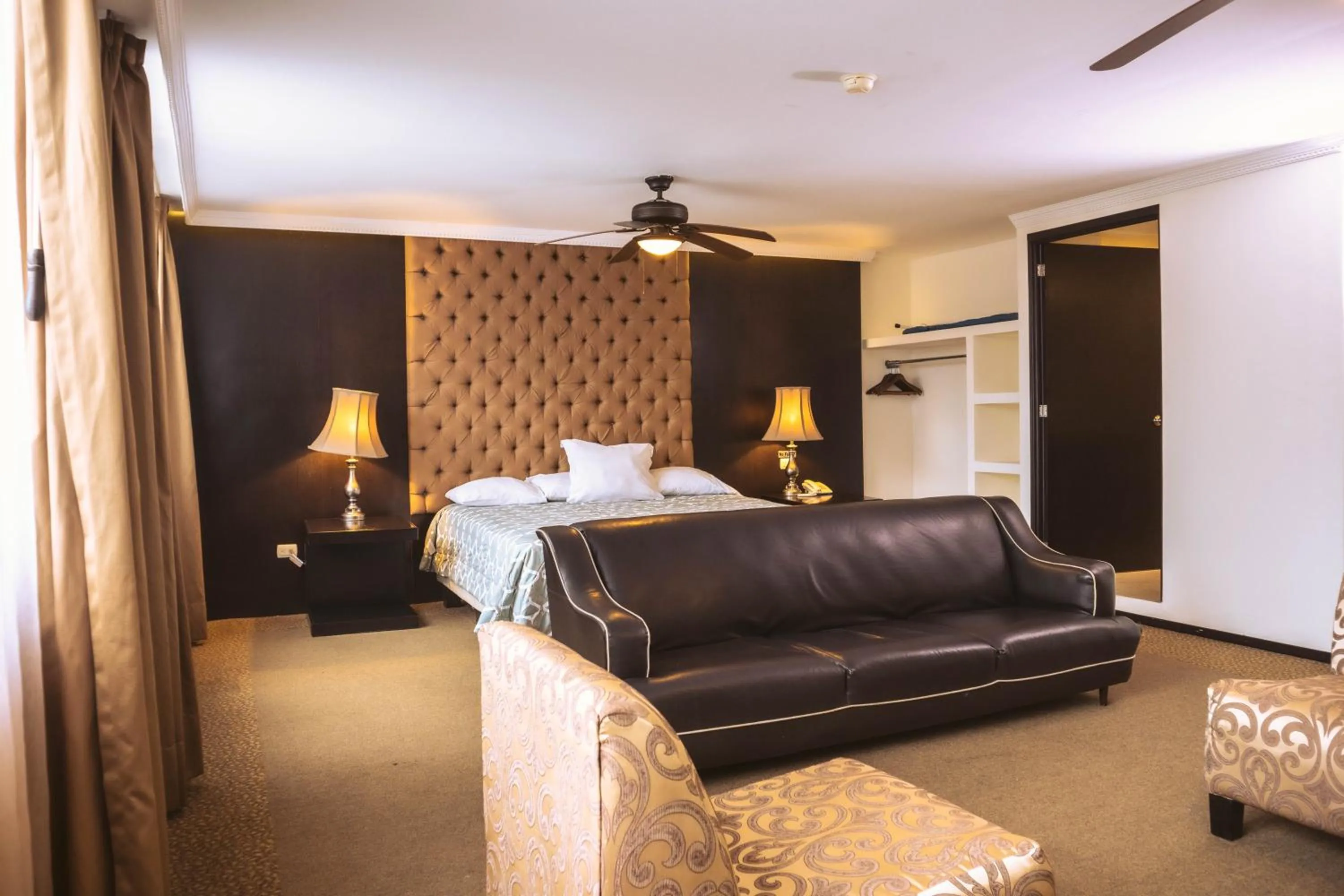 Photo of the whole room, Bed in Hotel Clara Luna