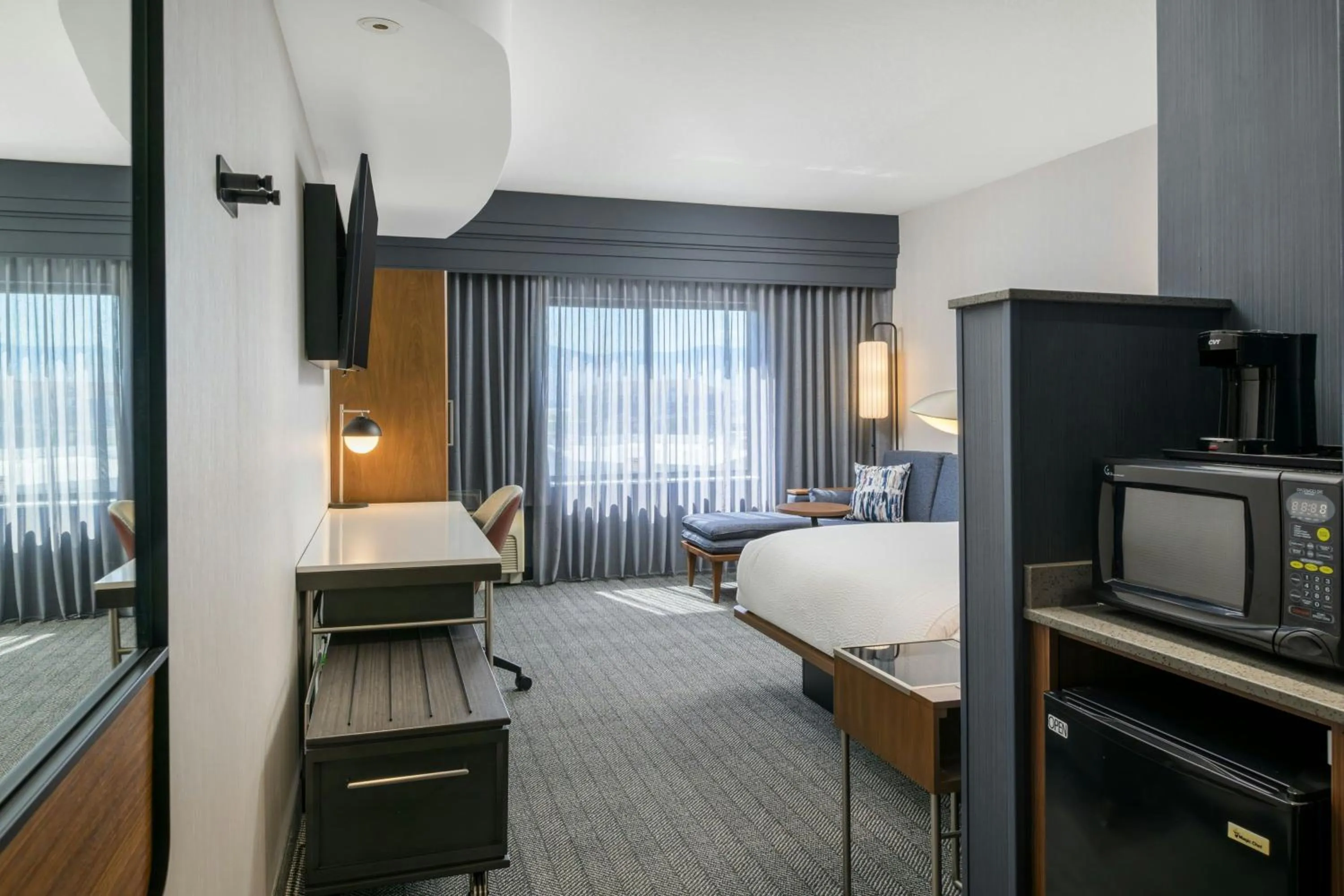 Photo of the whole room in Courtyard Missoula