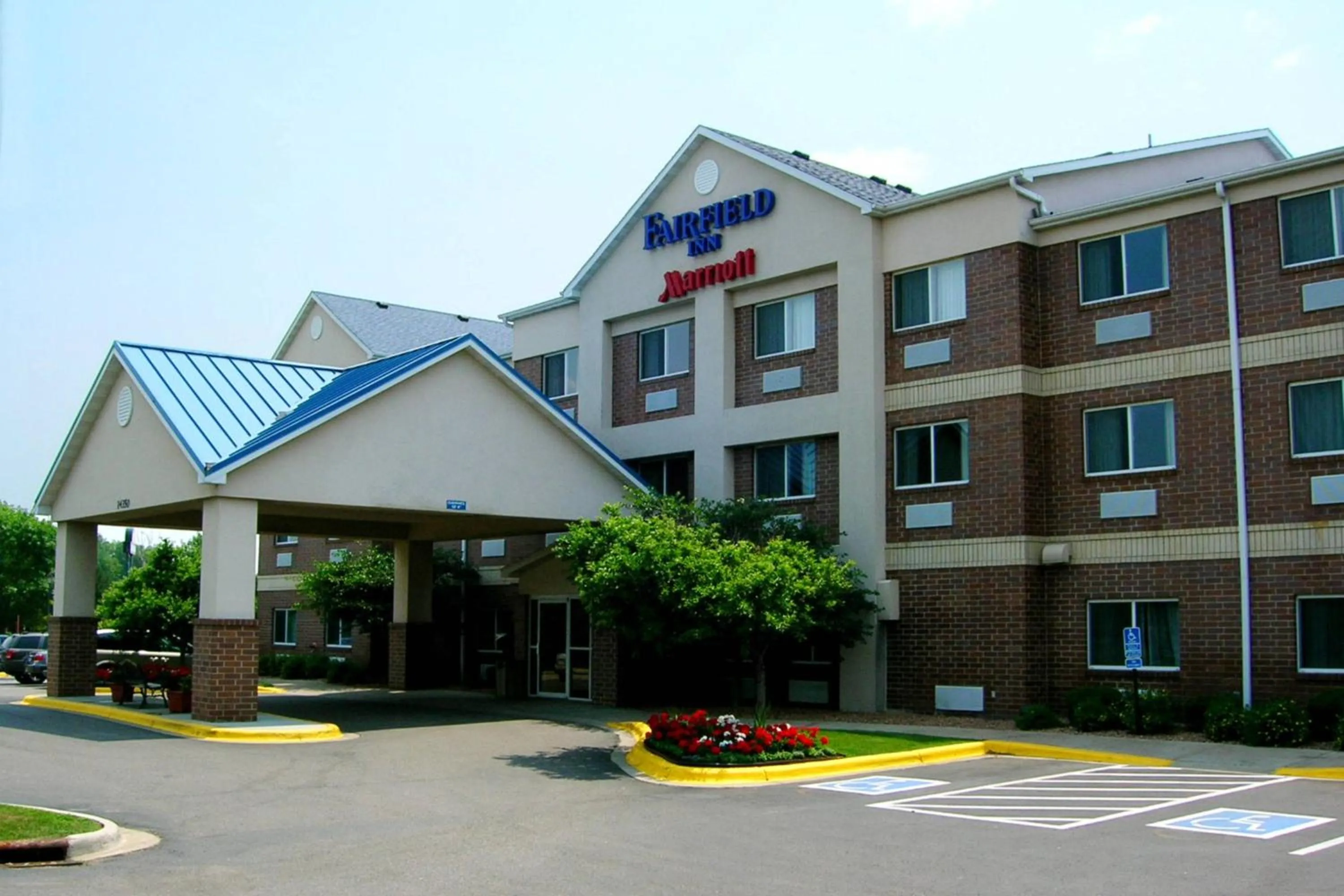 Property building in Fairfield Inn & Suites Minneapolis Burnsville
