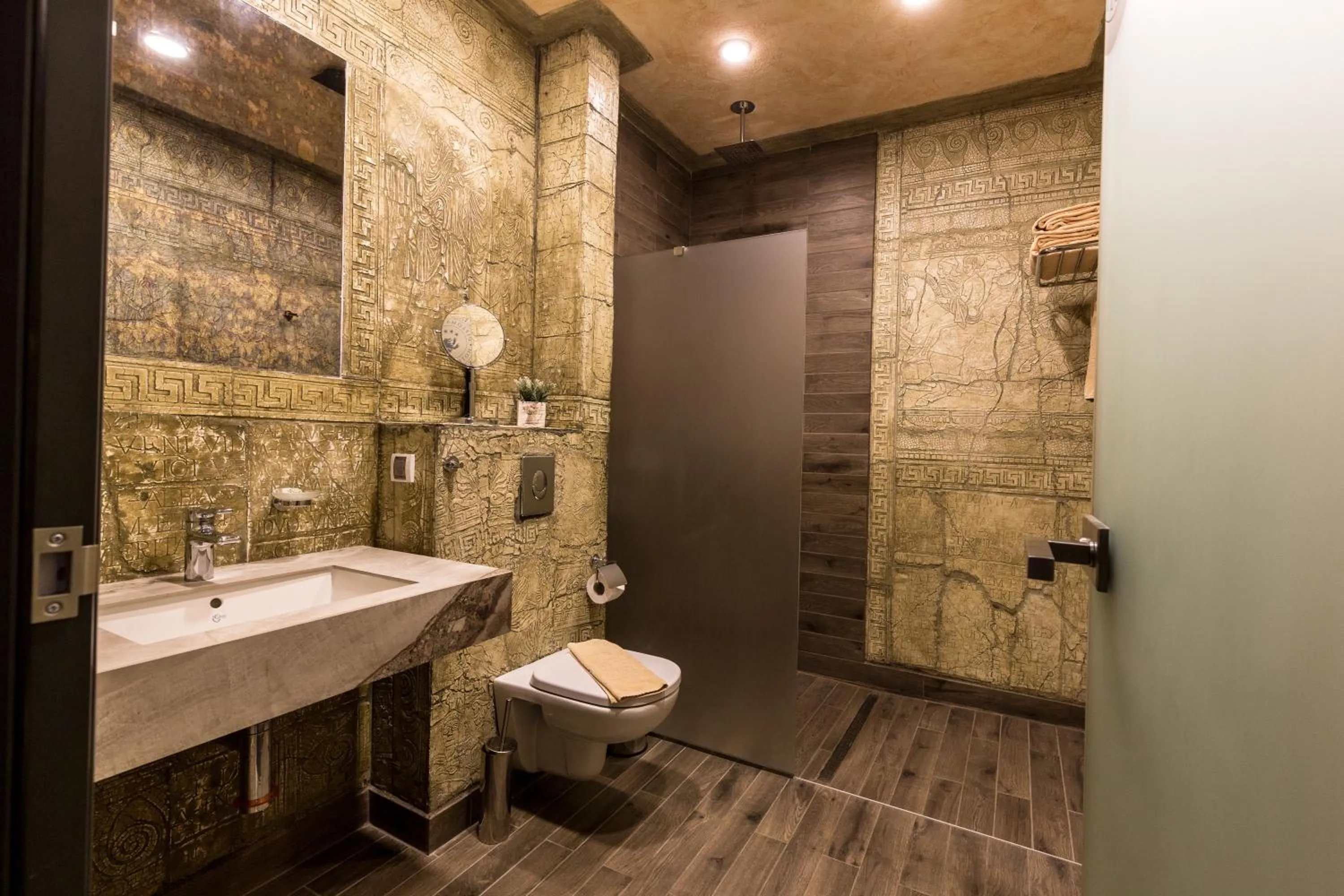 Diplomat Plaza Hotel & Resort