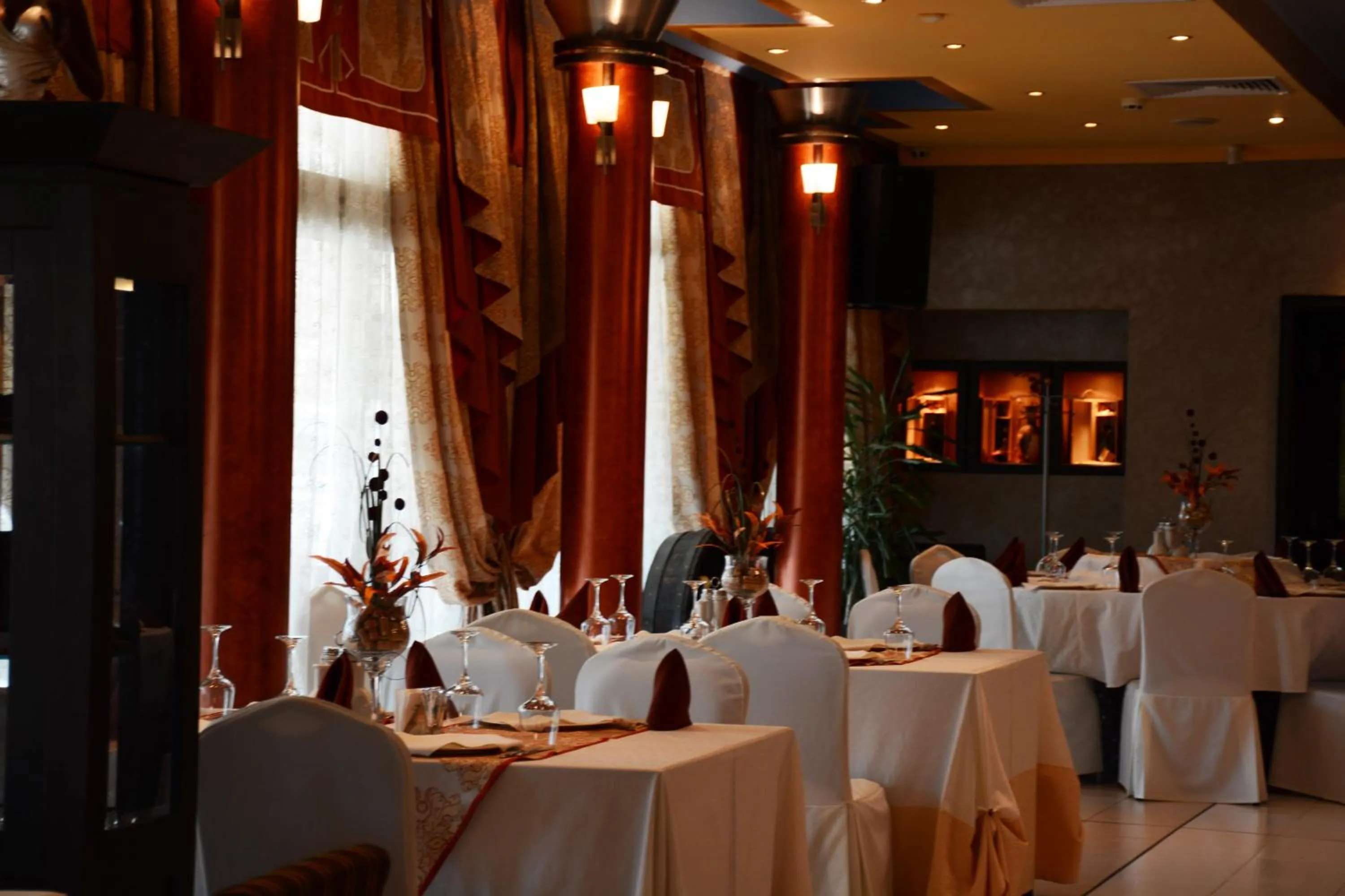 Restaurant/places to eat in Diplomat Plaza Hotel & Resort