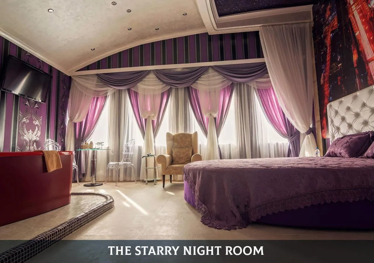 Bed in Diplomat Plaza Hotel & Resort