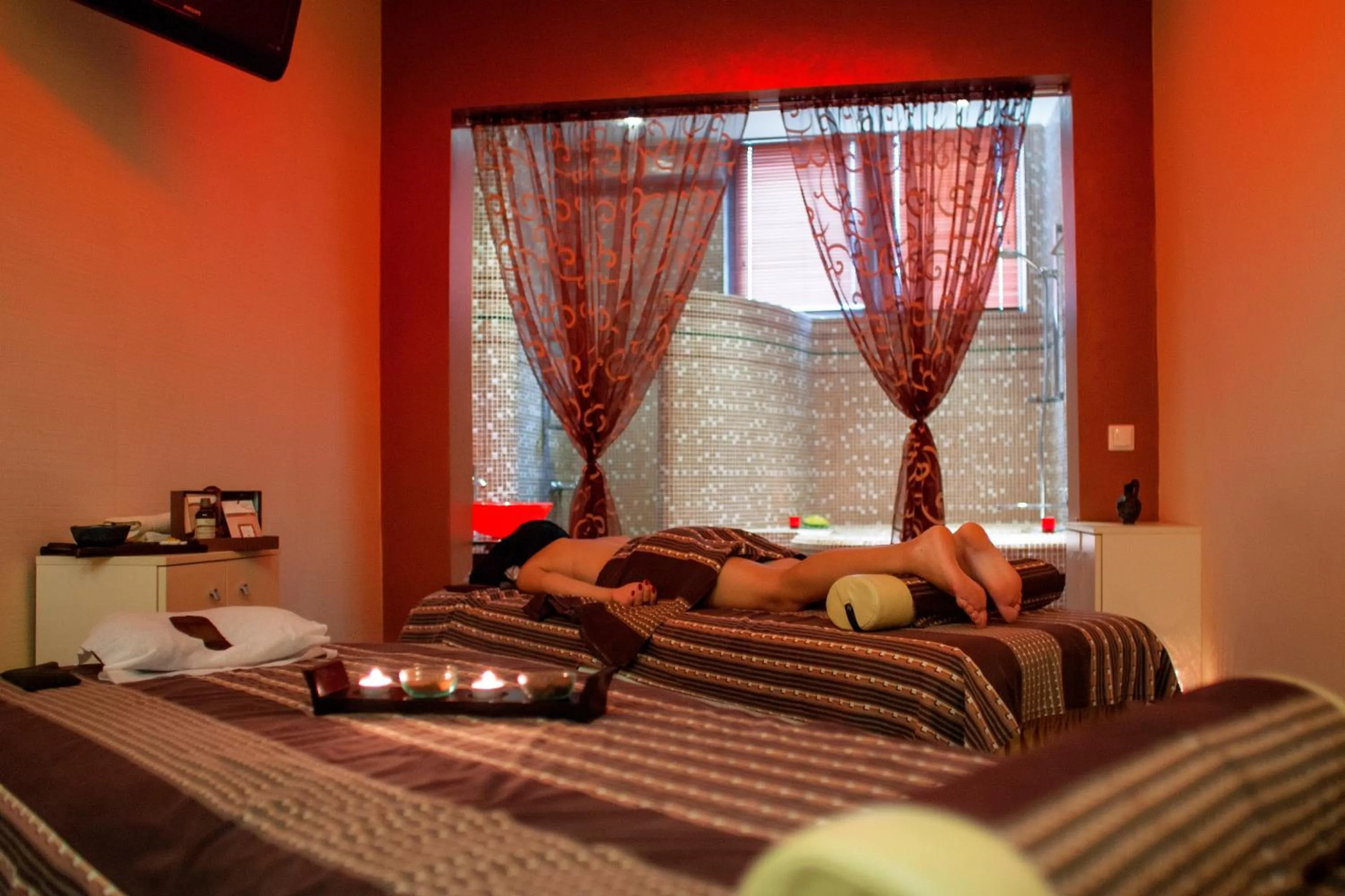 Massage, Bed in Diplomat Plaza Hotel & Resort