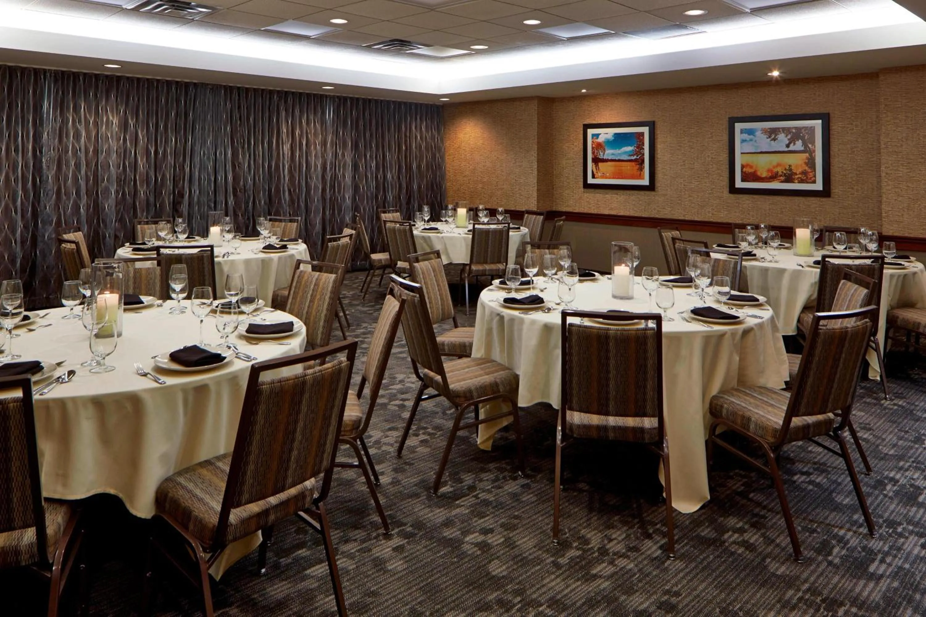Meeting/conference room in Courtyard by Marriott Bloomington Mall of America