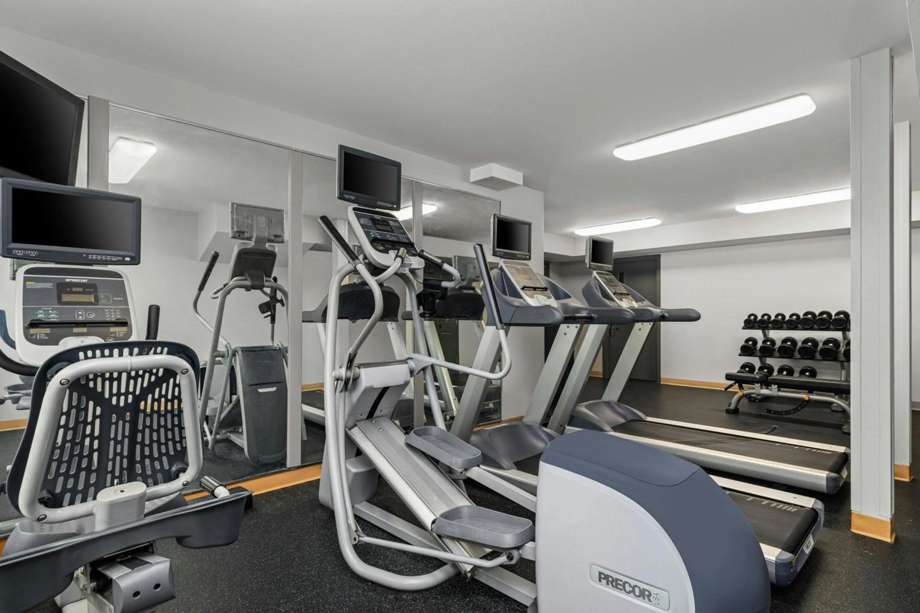 Fitness centre/facilities in TownePlace Suites Minneapolis West/St. Louis Park