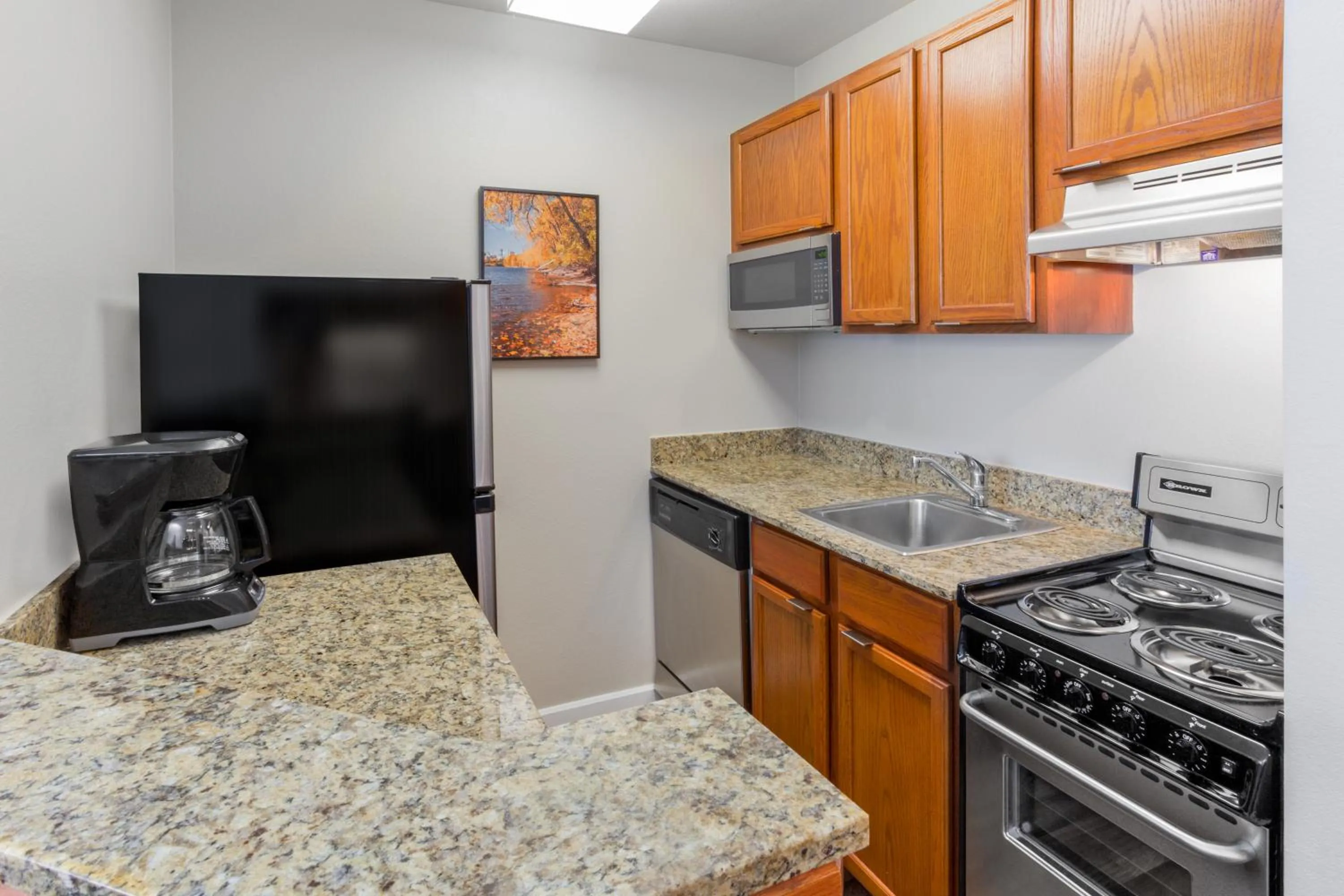 Kitchen or kitchenette in TownePlace Suites Minneapolis West/St. Louis Park