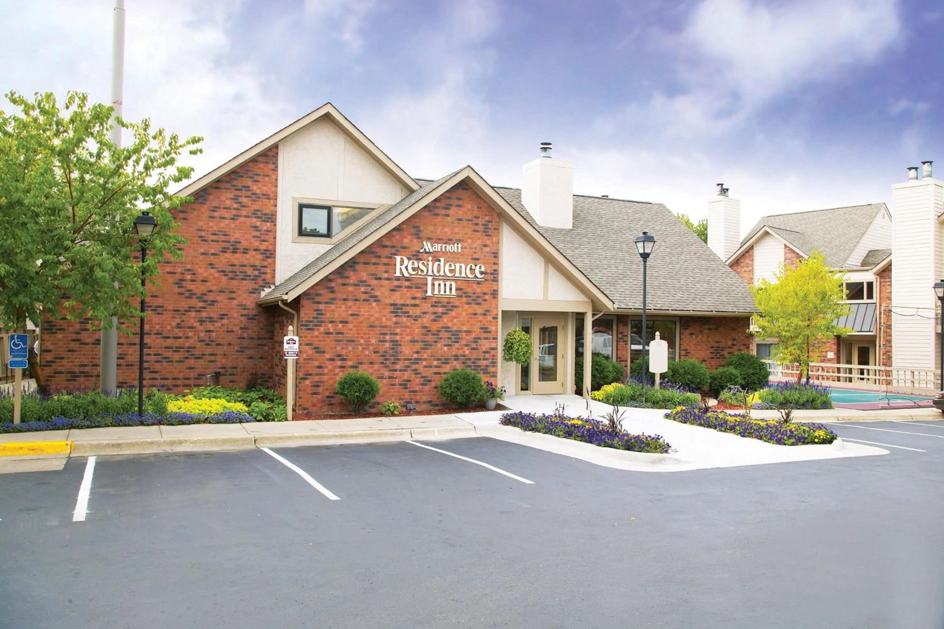 Property building in Residence Inn Minneapolis Eden Prairie