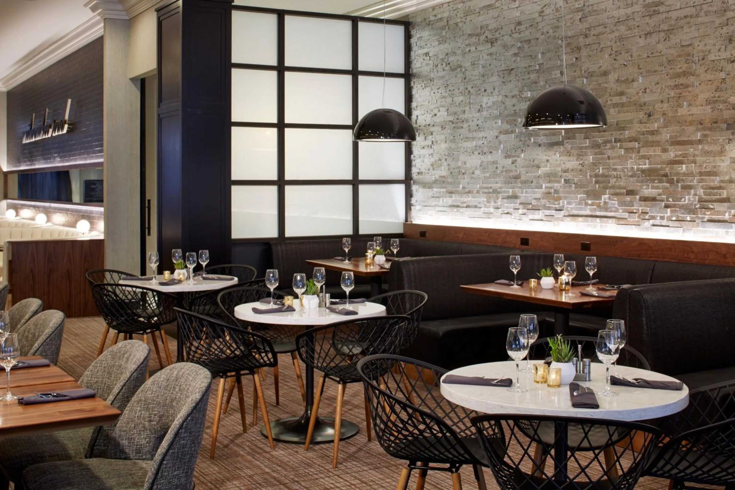 Restaurant/places to eat in Residence Inn Minneapolis Downtown at The Depot