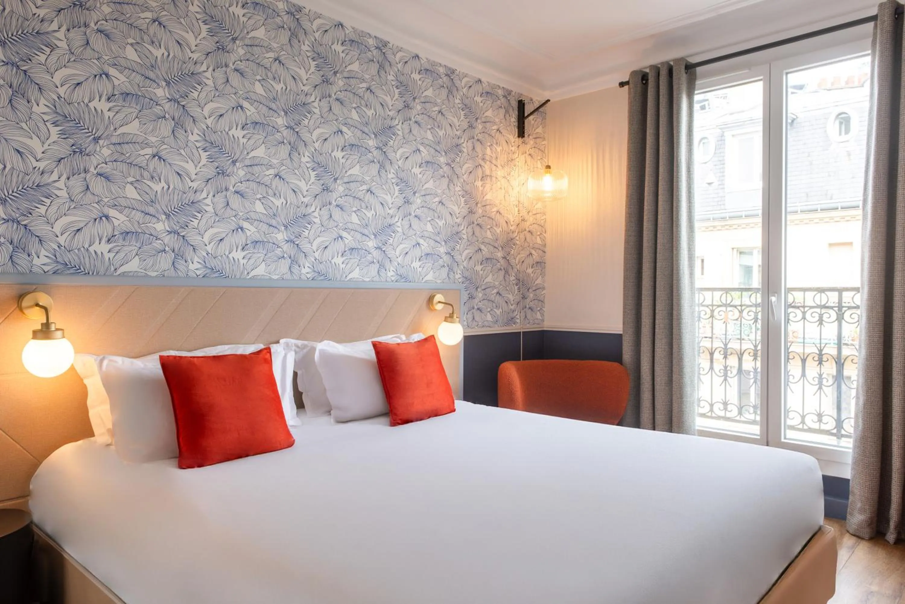 Bedroom, Bed in Hôtel Coypel by Magna Arbor