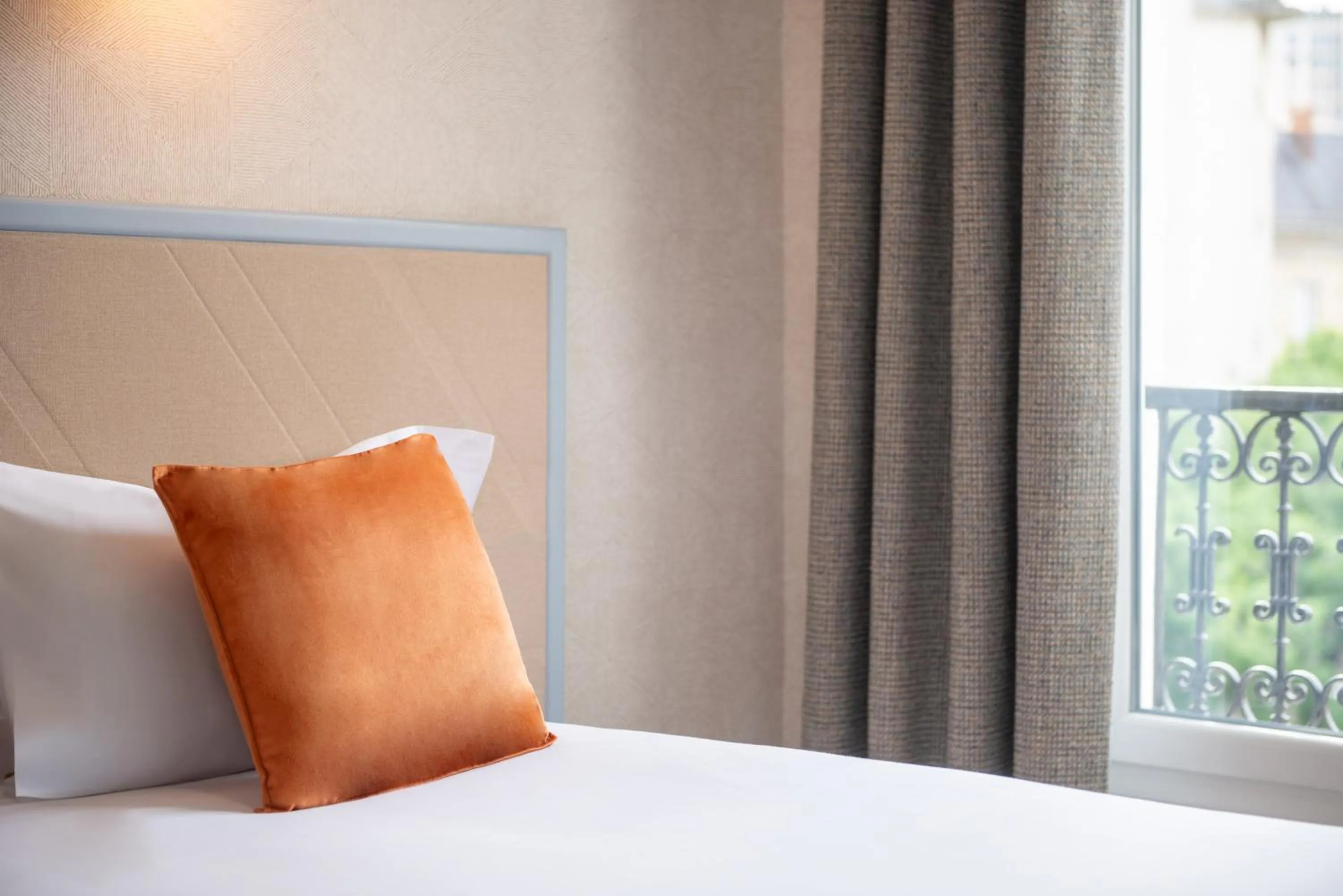 Bedroom, Bed in Hôtel Coypel by Magna Arbor