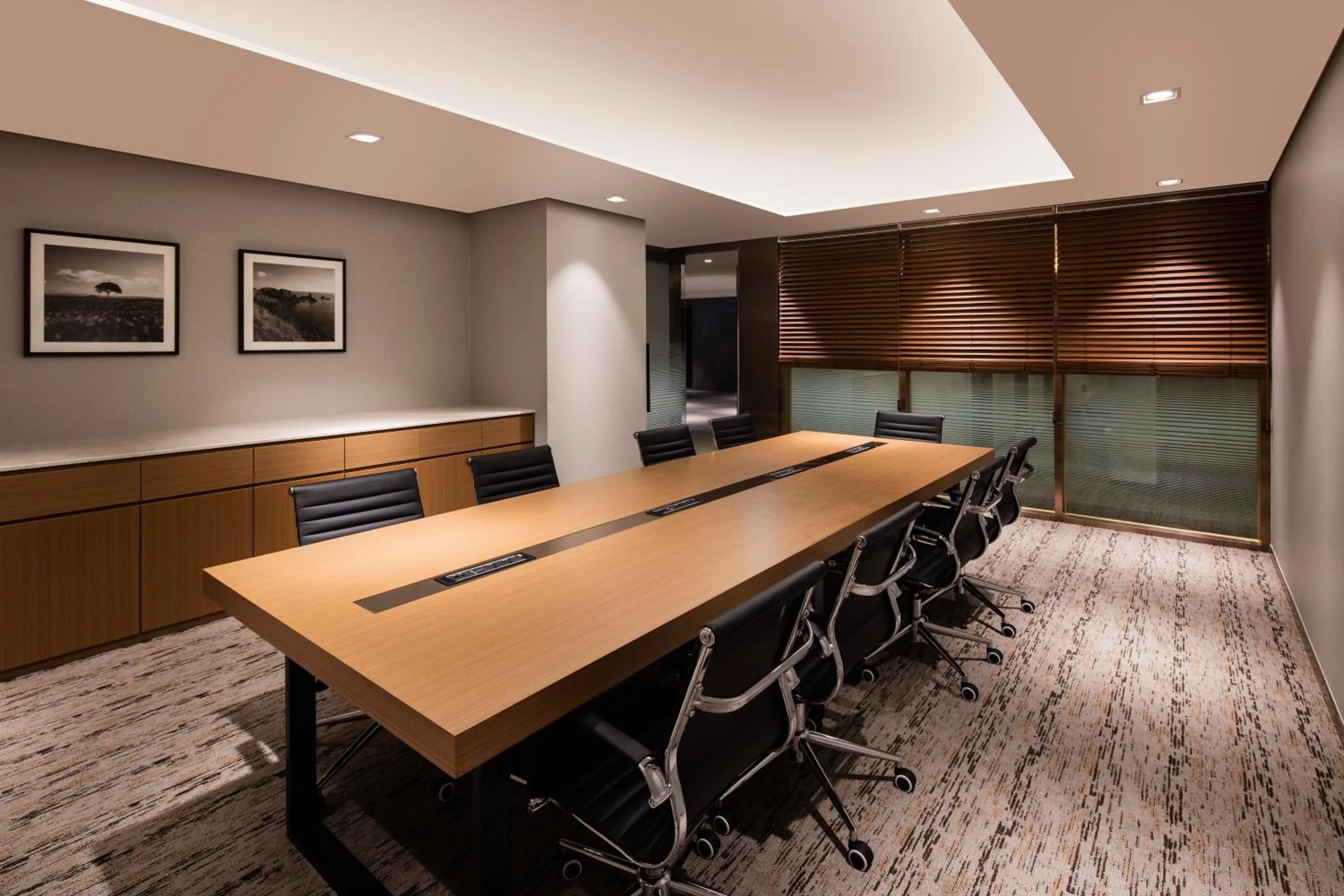Business facilities in Ramada by Wyndham Seoul Sindorim