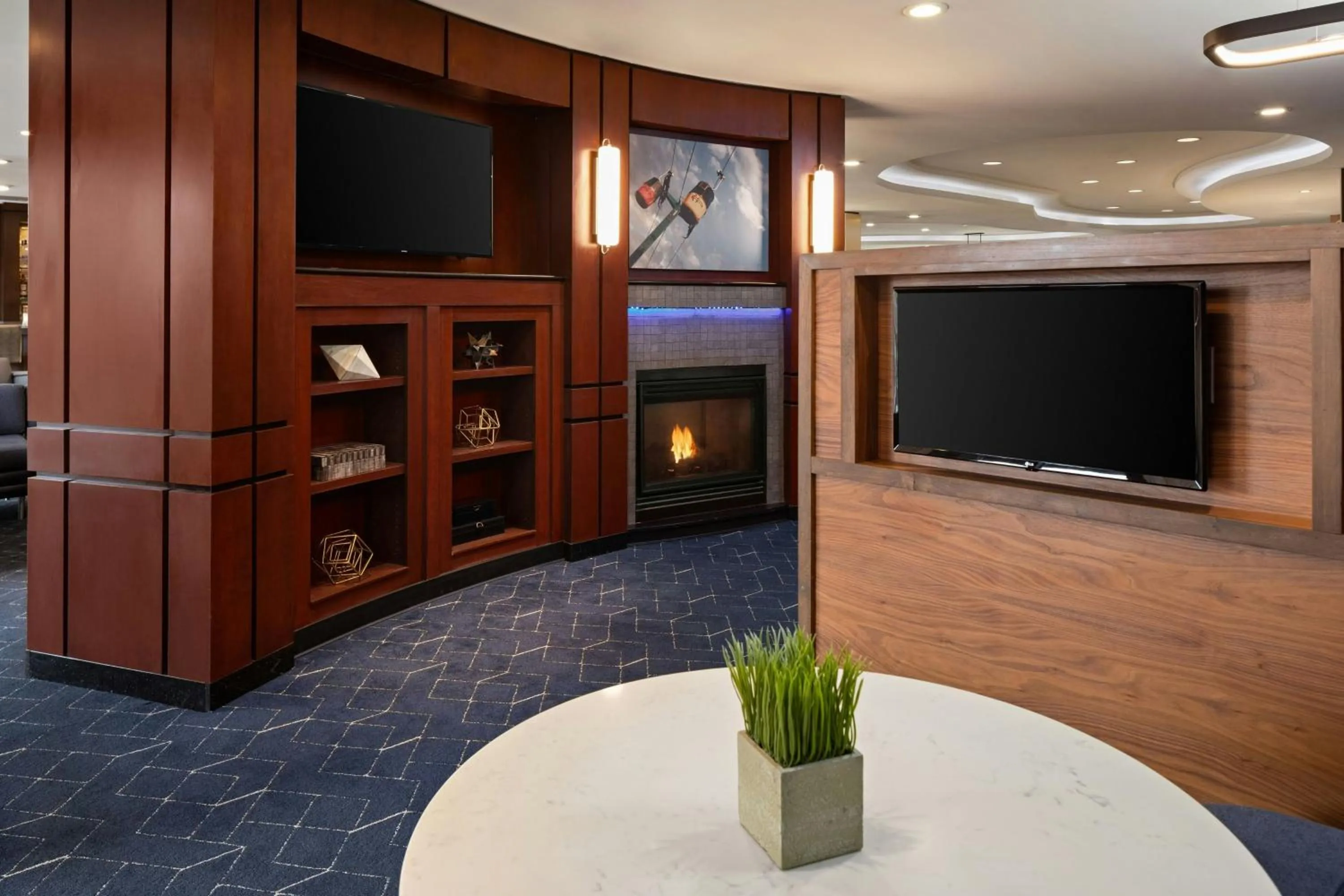 Lobby or reception in Courtyard Minneapolis St. Paul/Roseville