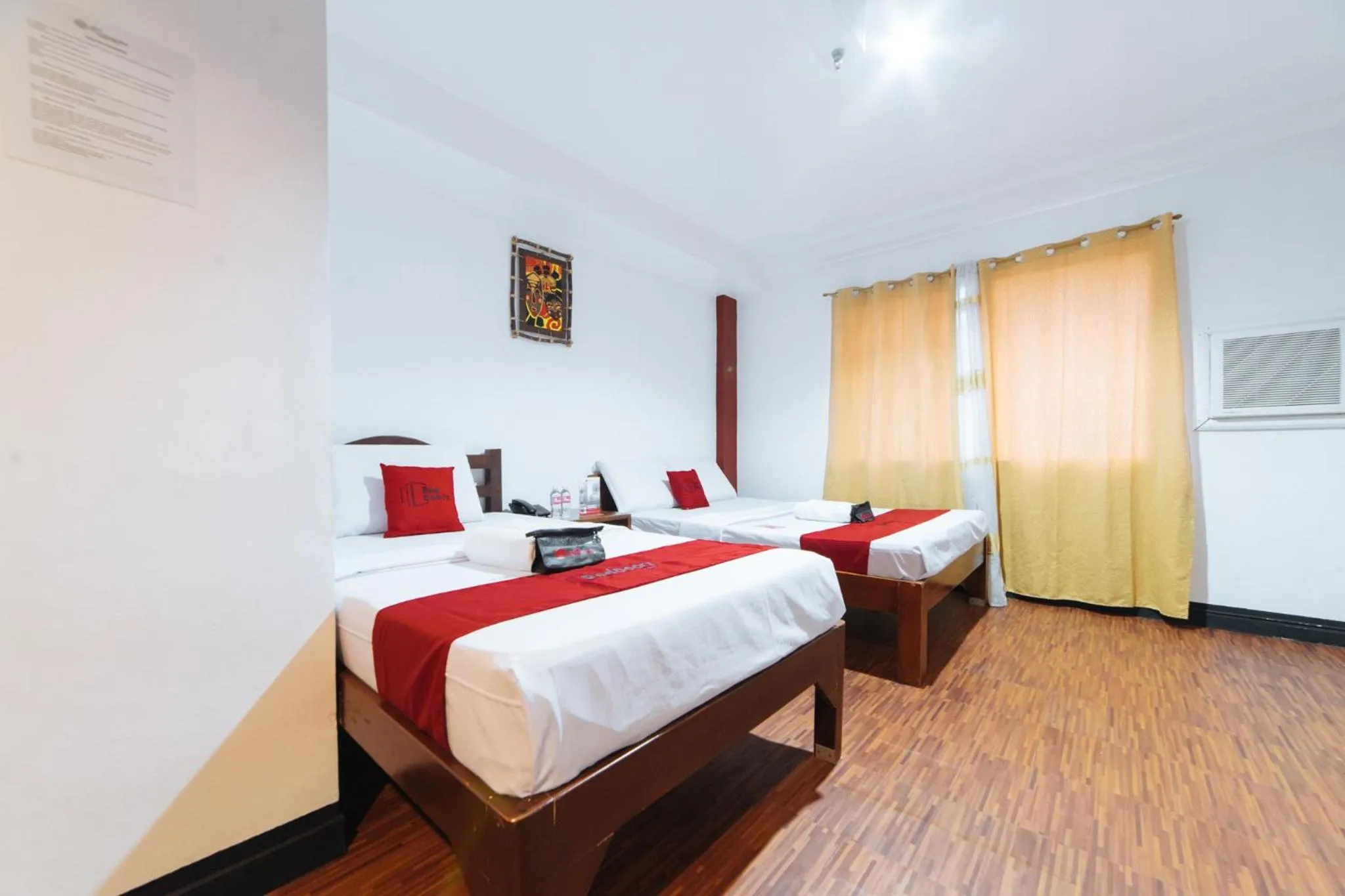 Photo of the whole room, Bed in RedDoorz at Nirvana Pension House