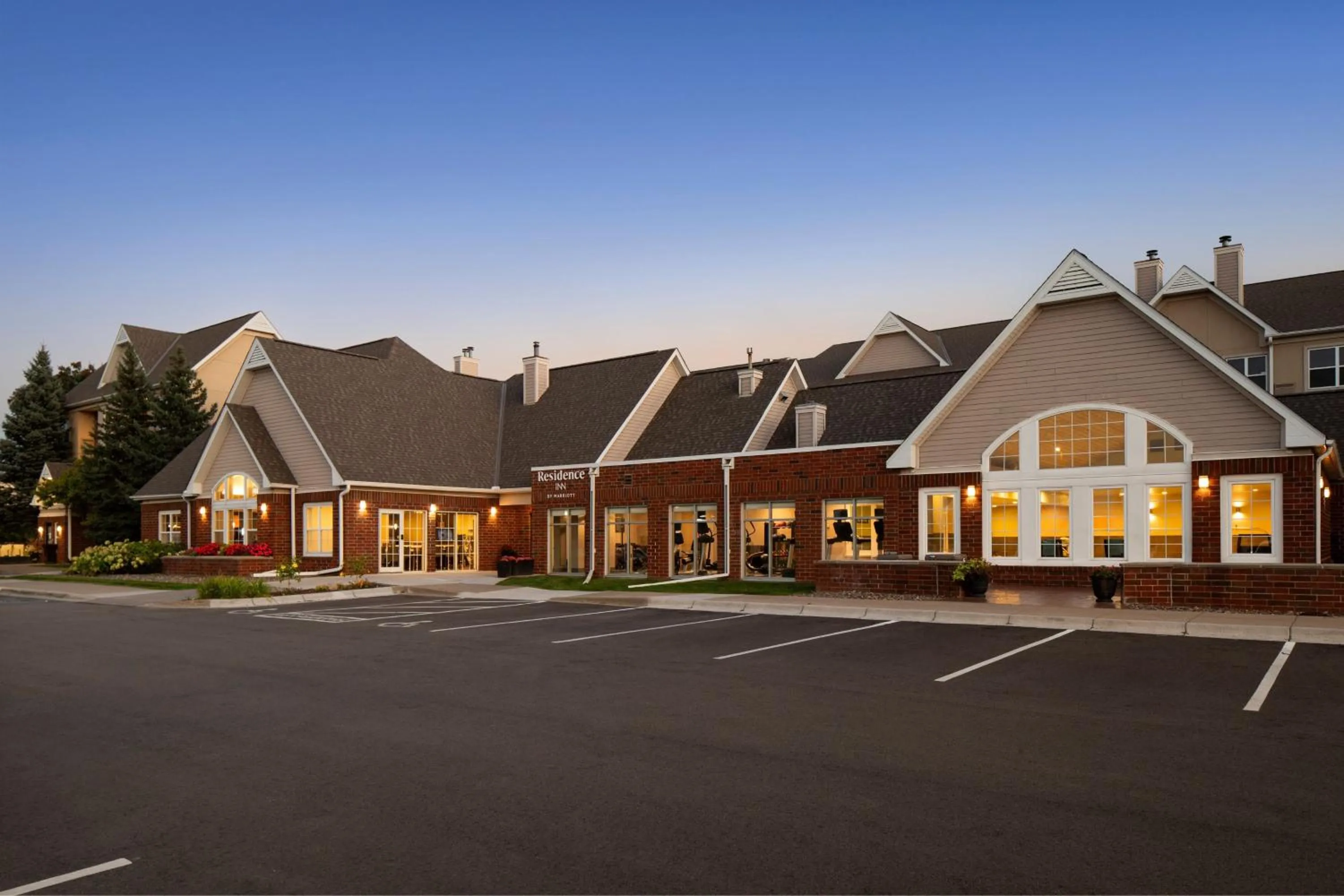 Property building in Residence Inn Minneapolis St. Paul/Roseville