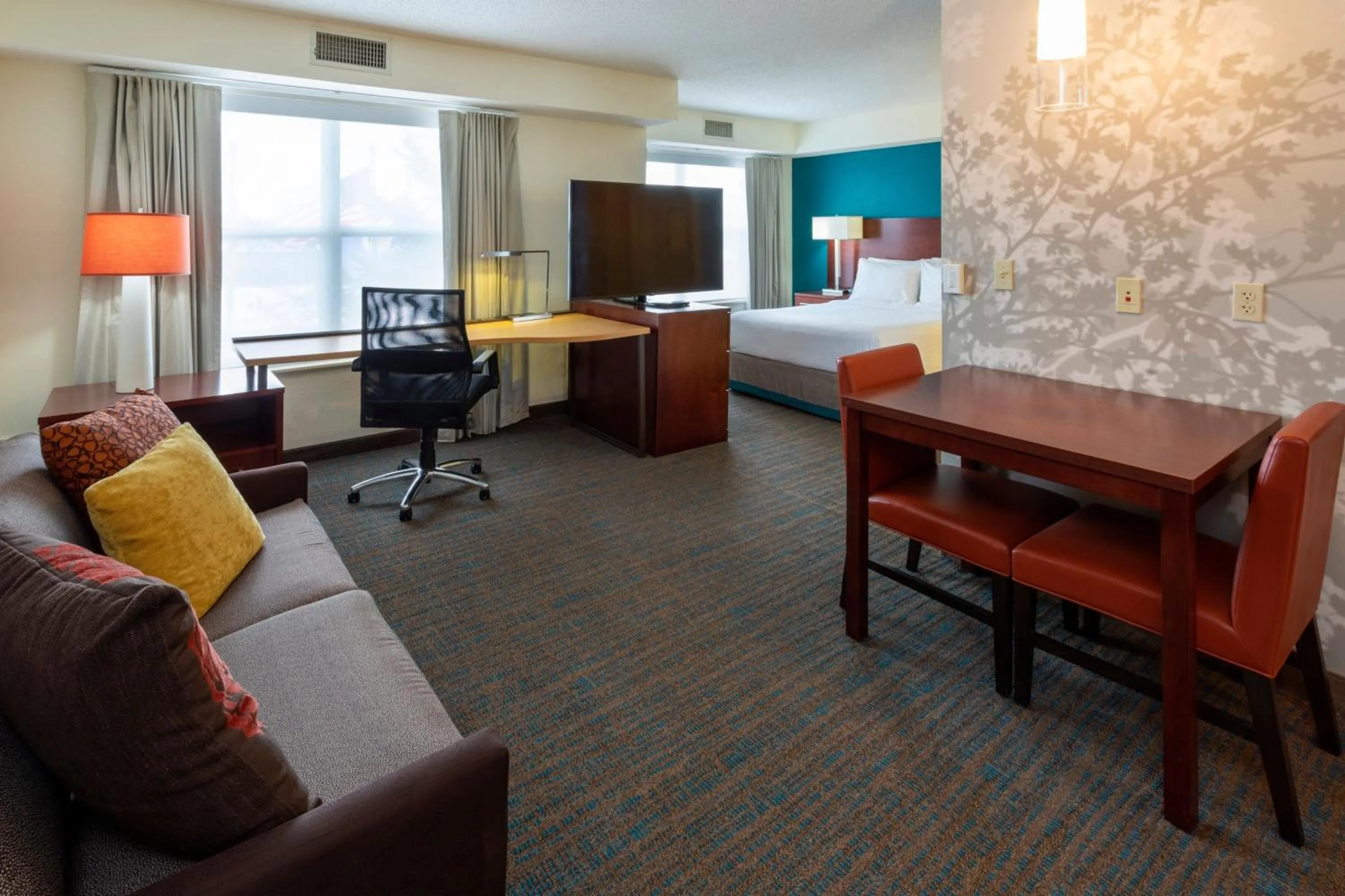 Photo of the whole room, Bed in Residence Inn Minneapolis St. Paul/Roseville