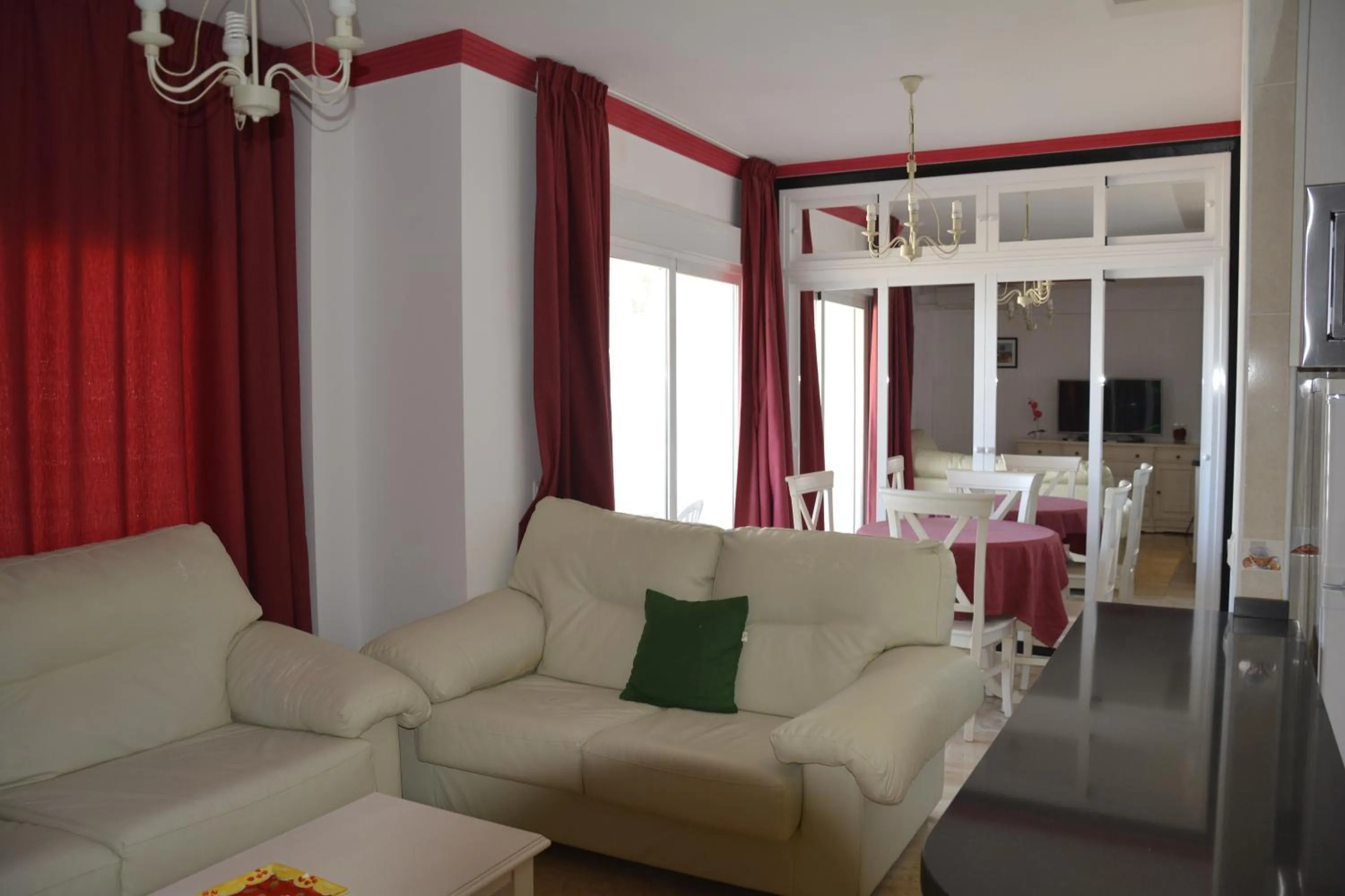 Photo of the whole room in Apartamentos Mediterraneo