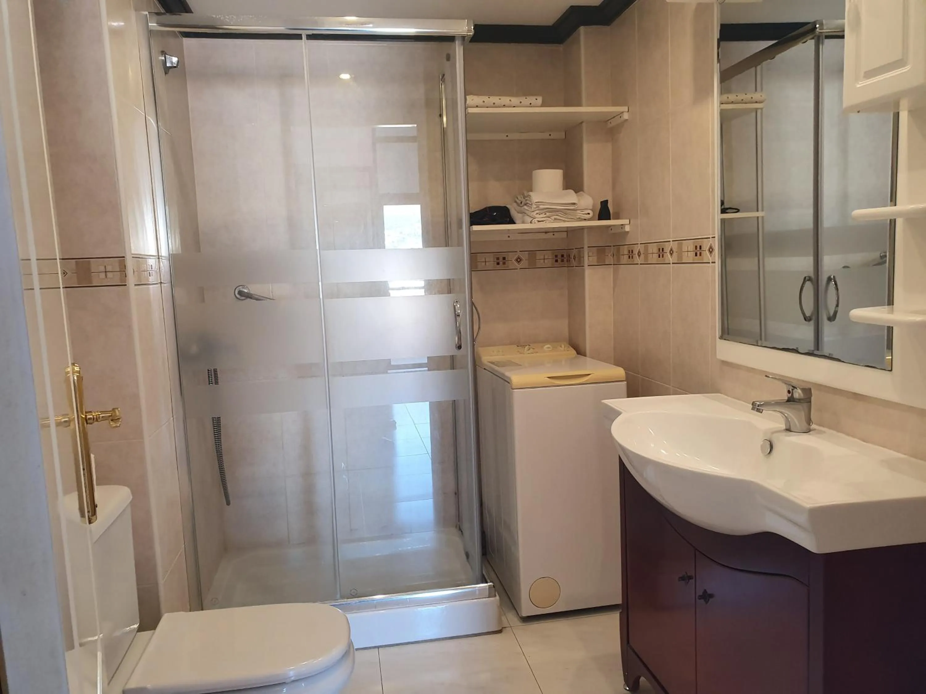 Bathroom in Apartamentos Mediterraneo