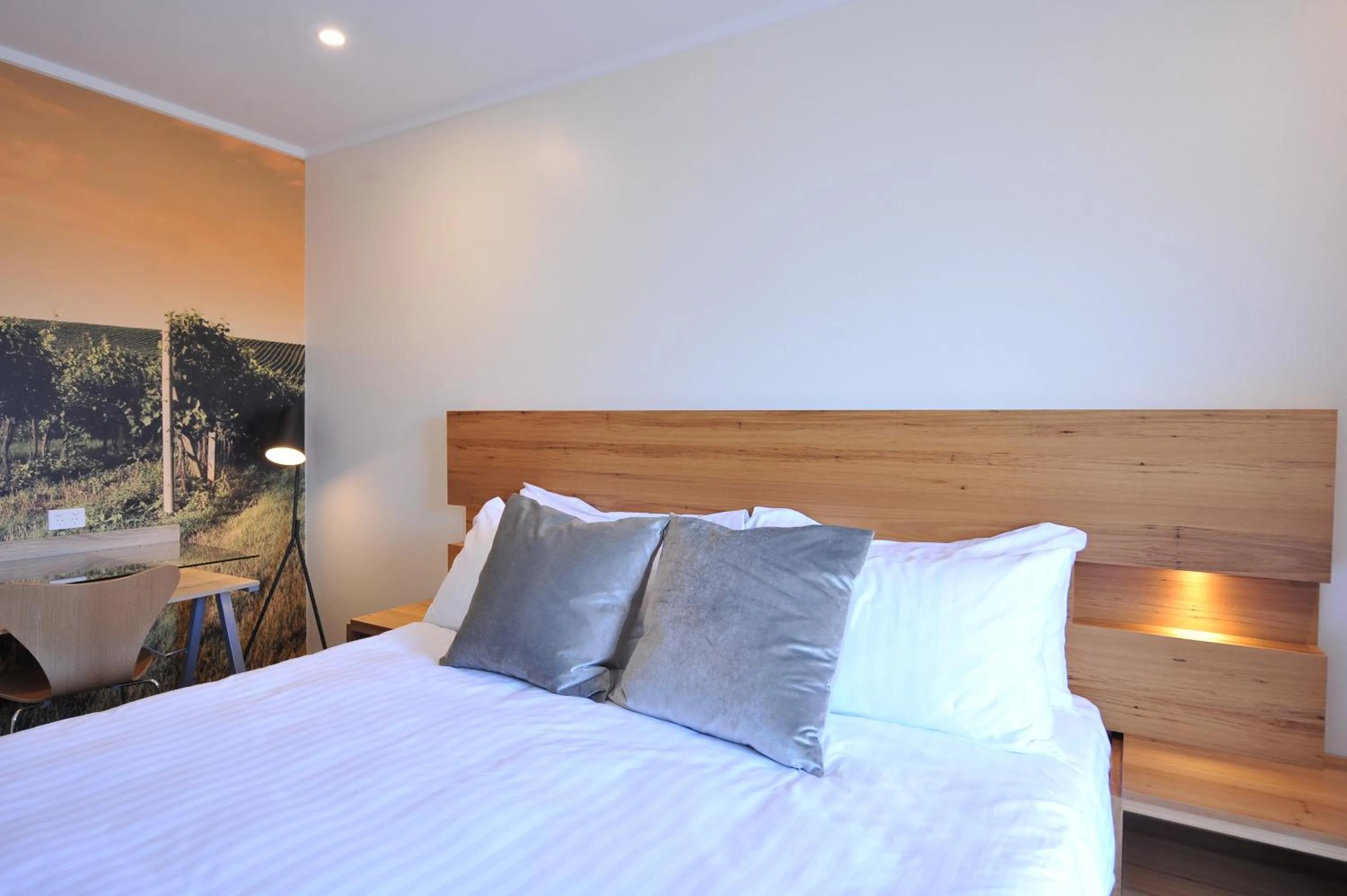 Bed in The Griff Motel