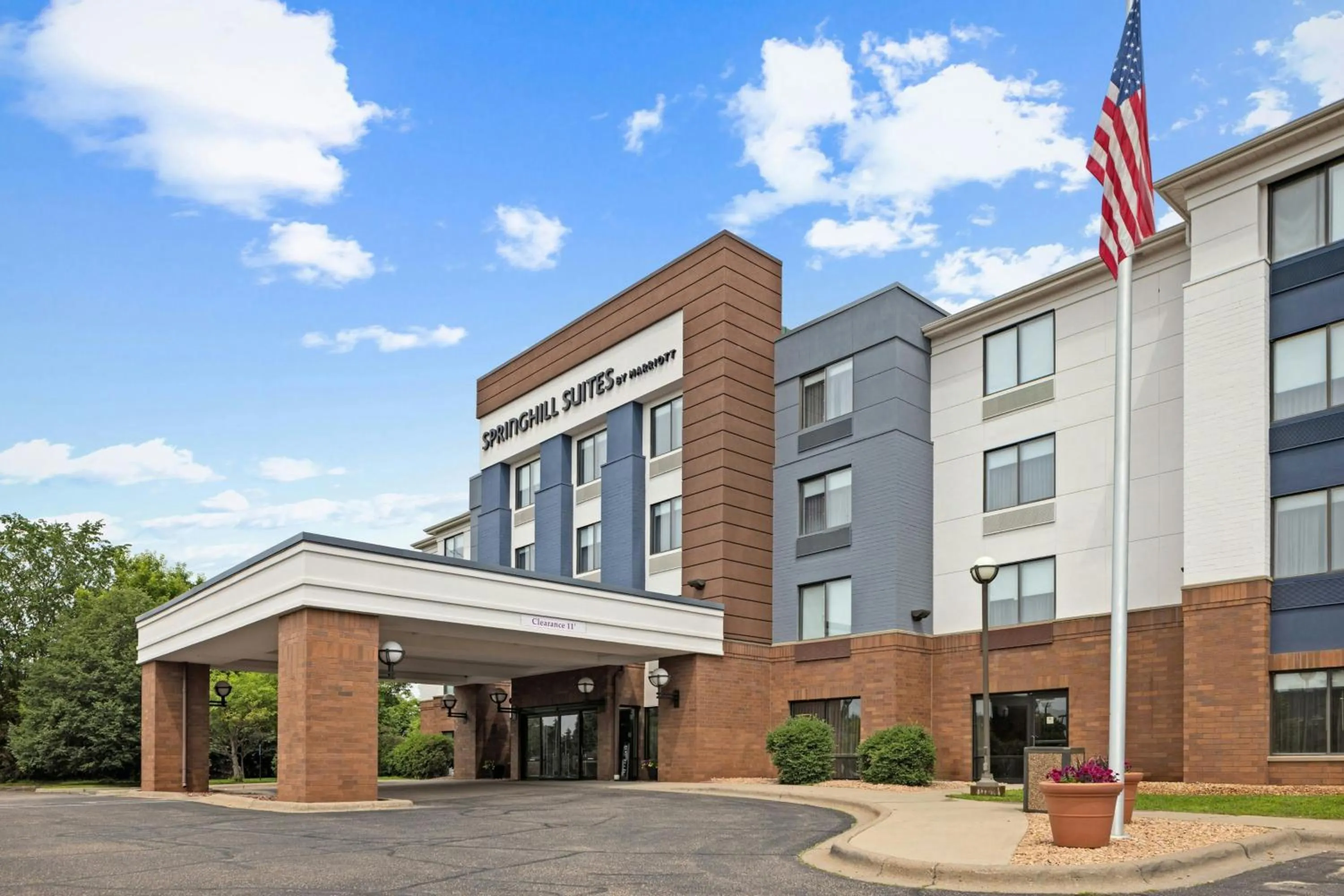Property building in SpringHill Suites Minneapolis West St. Louis Park