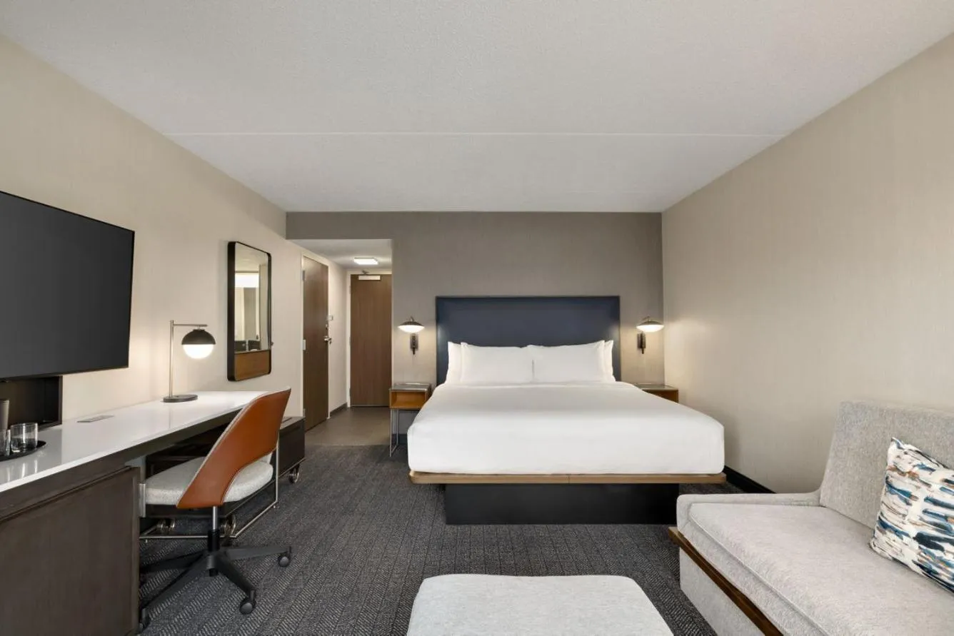 Bedroom, Bed in Courtyard by Marriott Kokomo