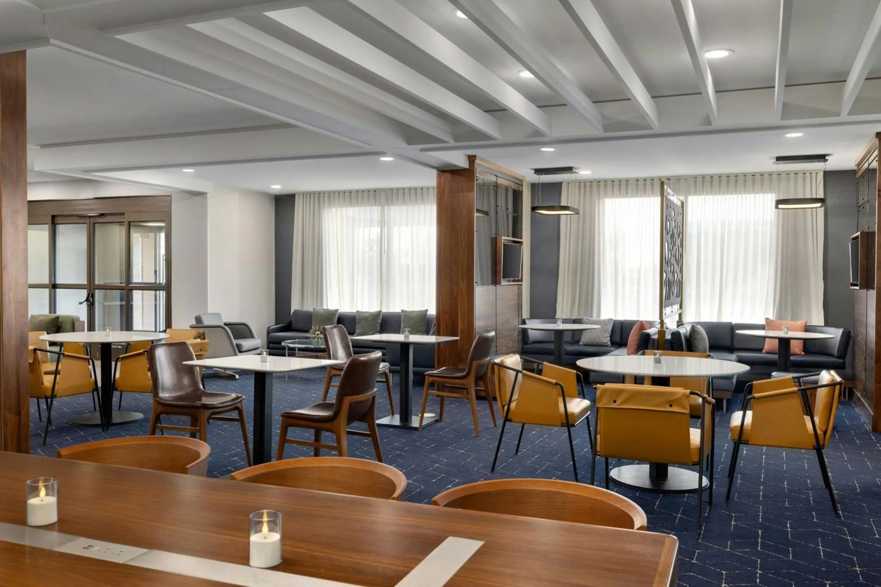 Lobby or reception in Courtyard by Marriott Kokomo