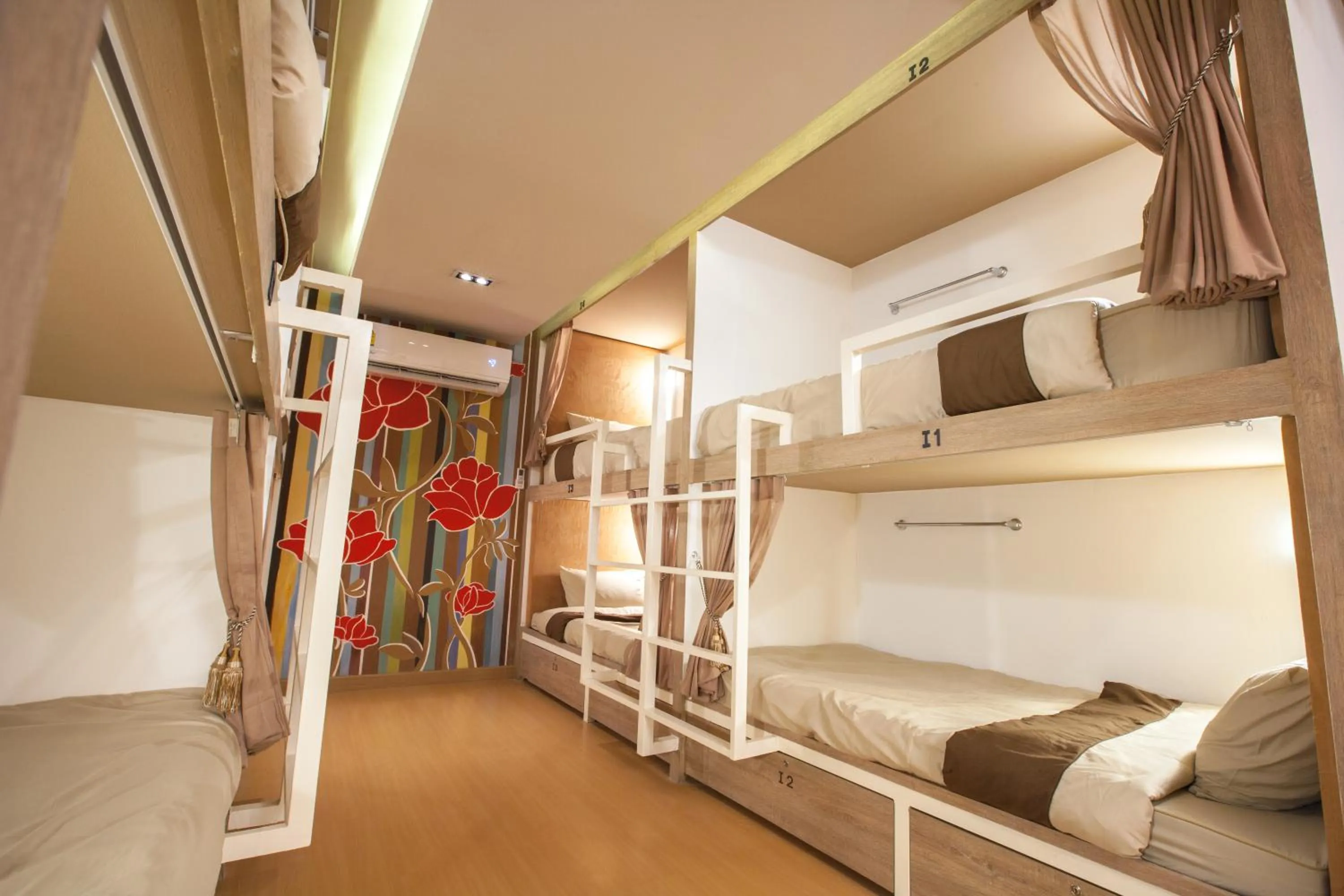 Bedroom, Bed in Chiangmai Midpoint Activity Hostel