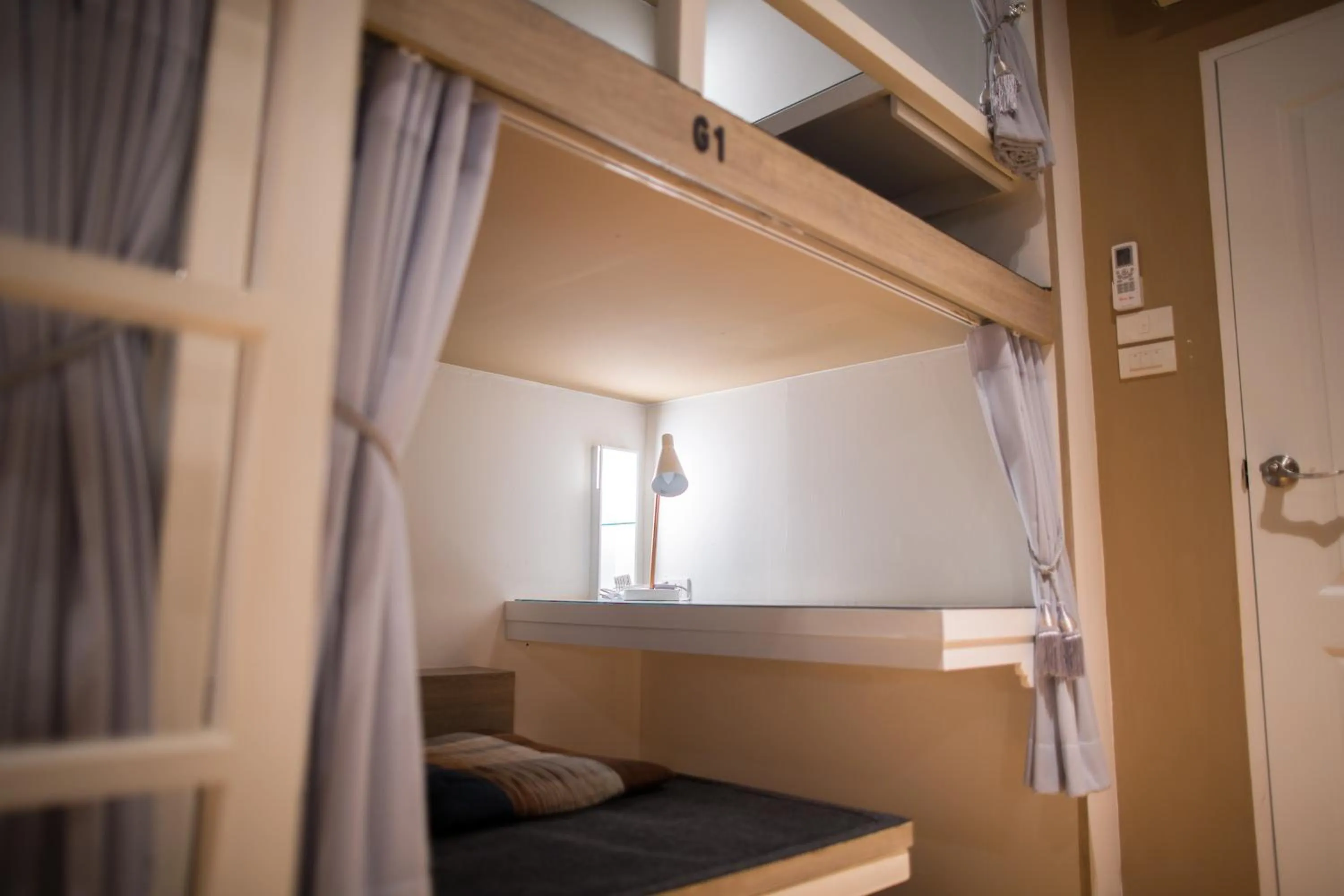 Photo of the whole room, Bed in Chiangmai Midpoint Activity Hostel