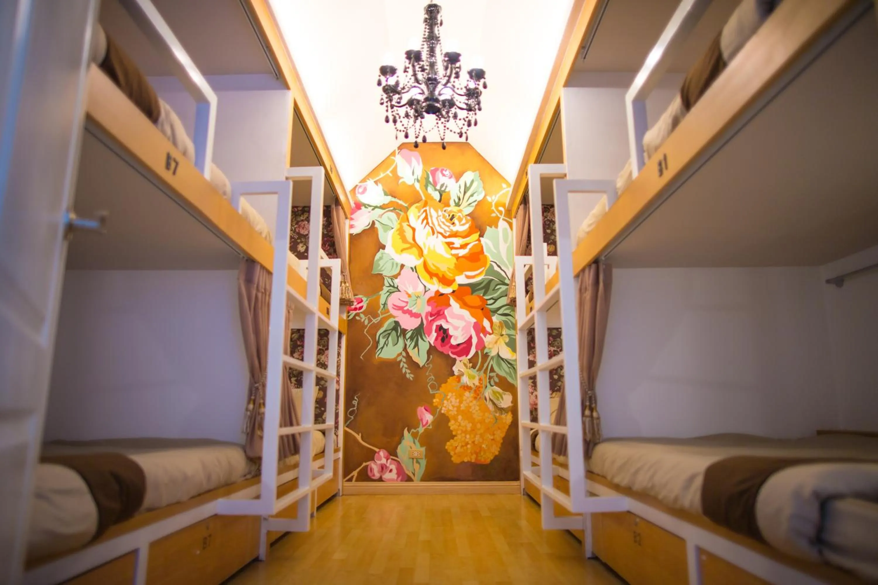 Photo of the whole room, Bed in Chiangmai Midpoint Activity Hostel