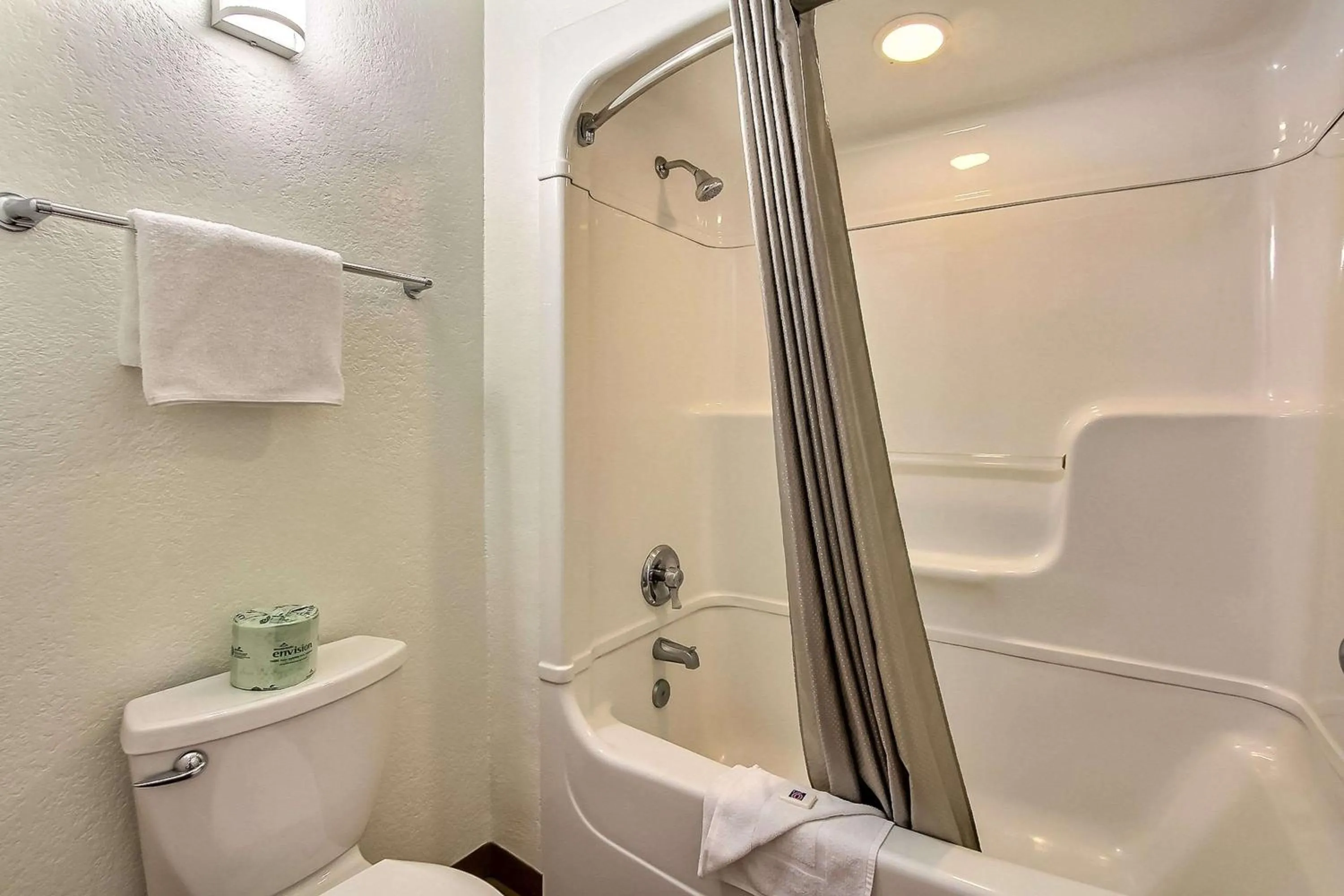 Shower in Motel 6-San Jose, CA - Airport