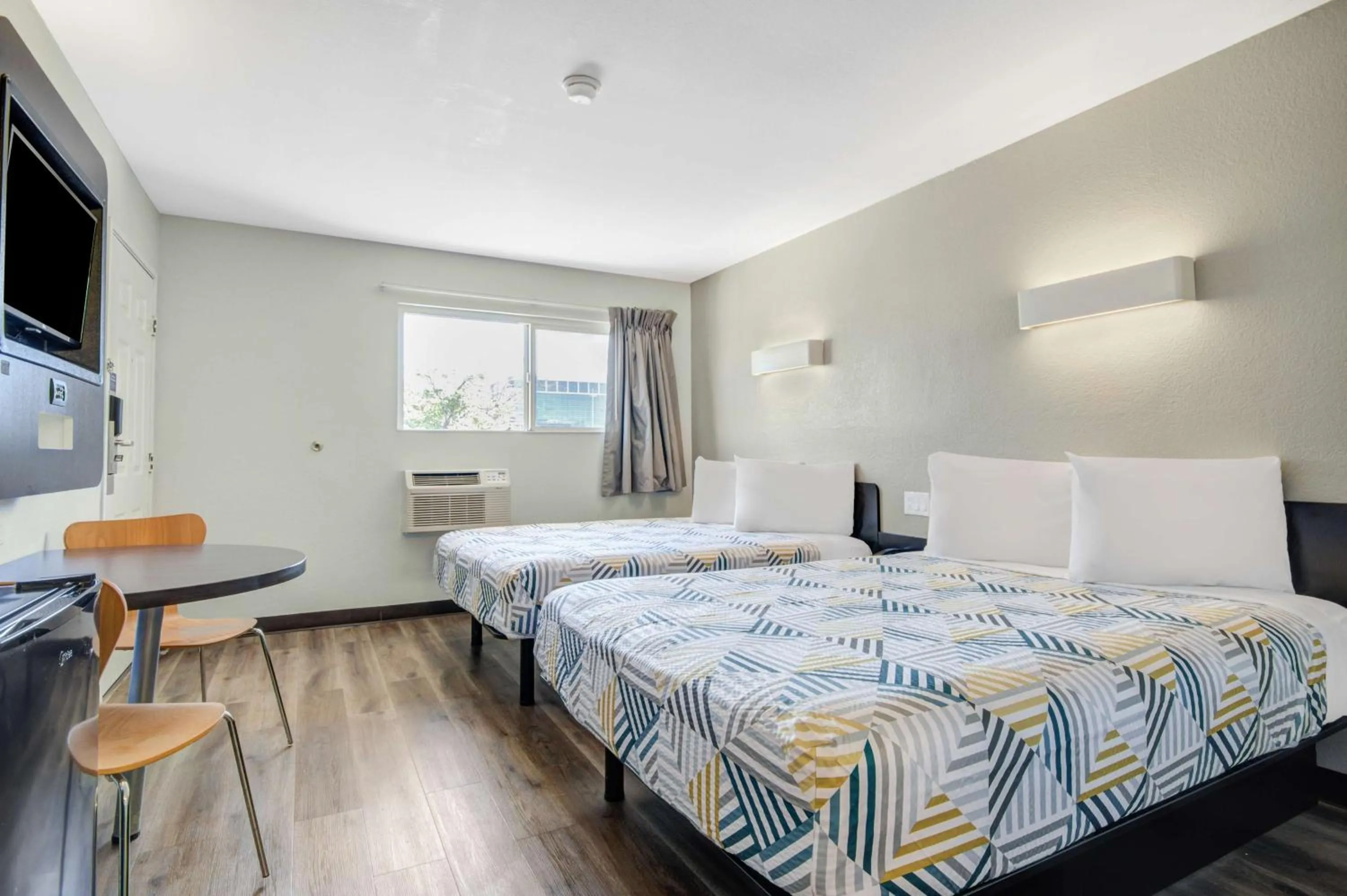 Other, Bed in Motel 6-San Jose, CA - Airport