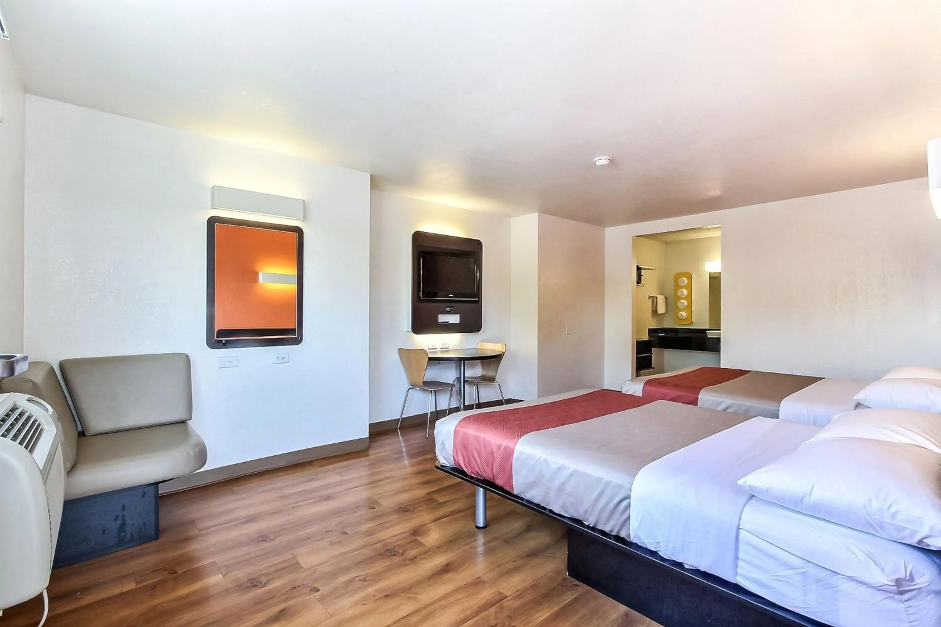 Bed in Motel 6-San Jose, CA - Airport