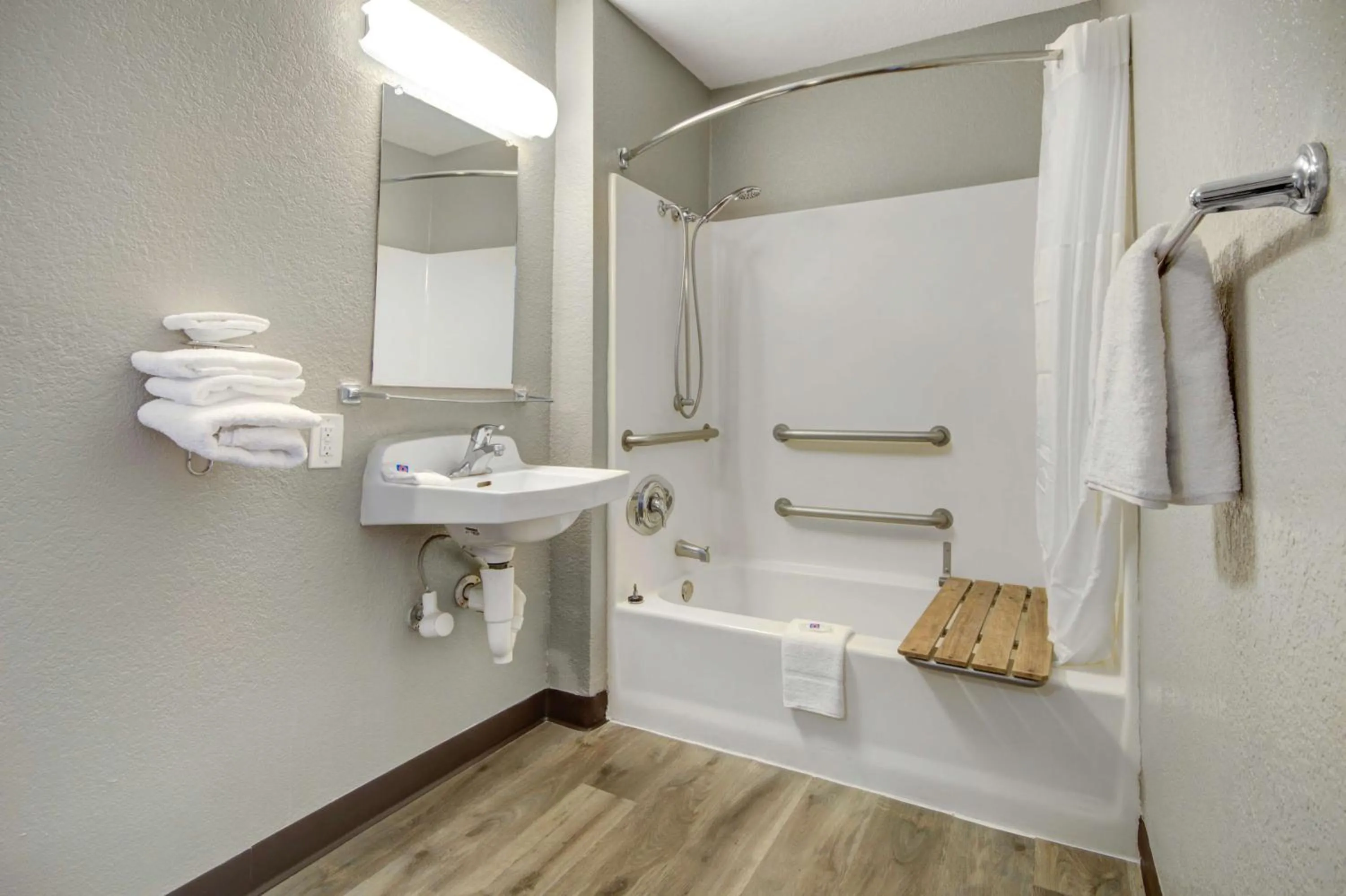 Bathroom in Motel 6-San Jose, CA - Airport