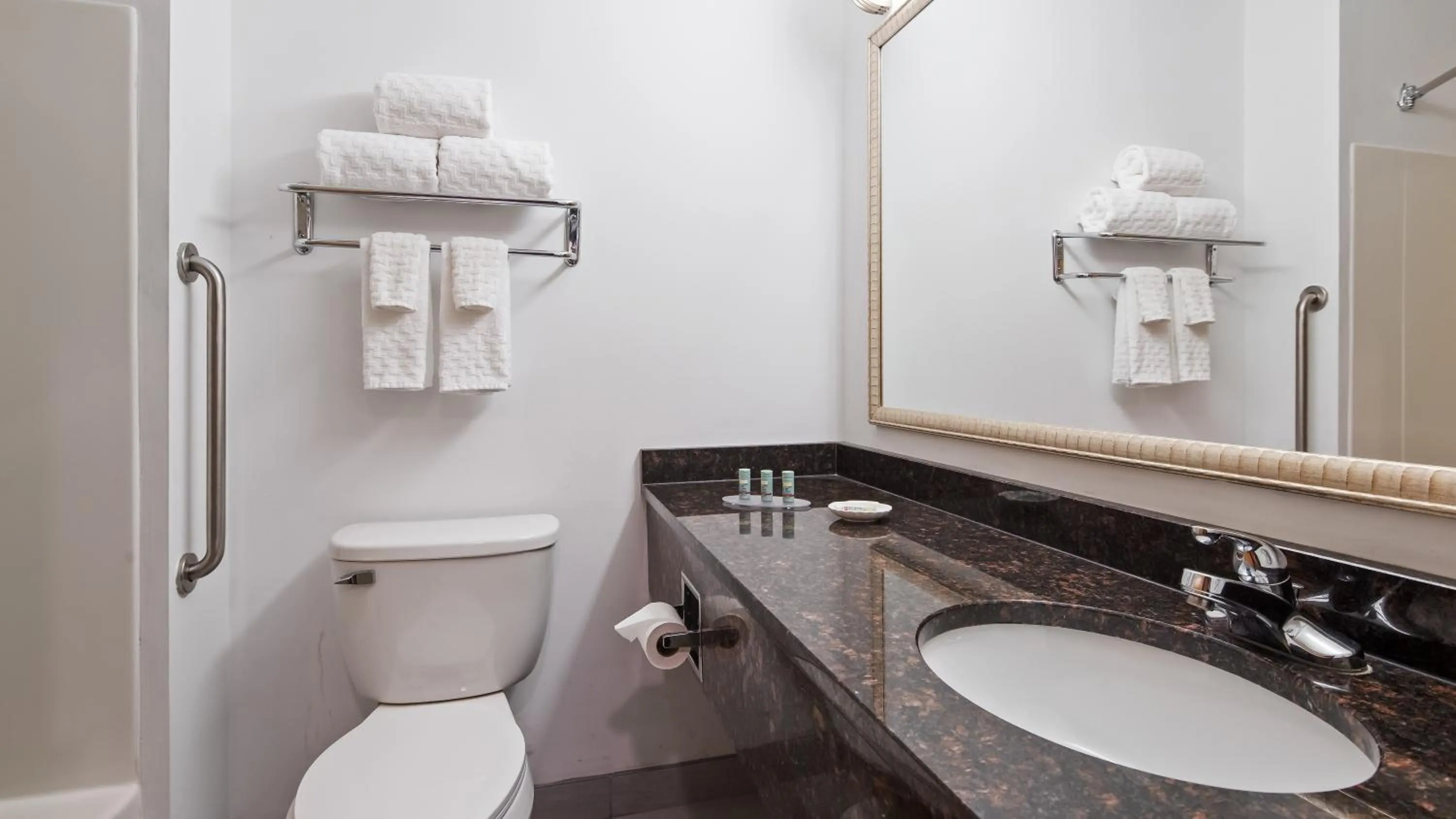 Queen Room with Two Queen Beds - Non-Smoking in Spark By Hilton Oak Forest I-57