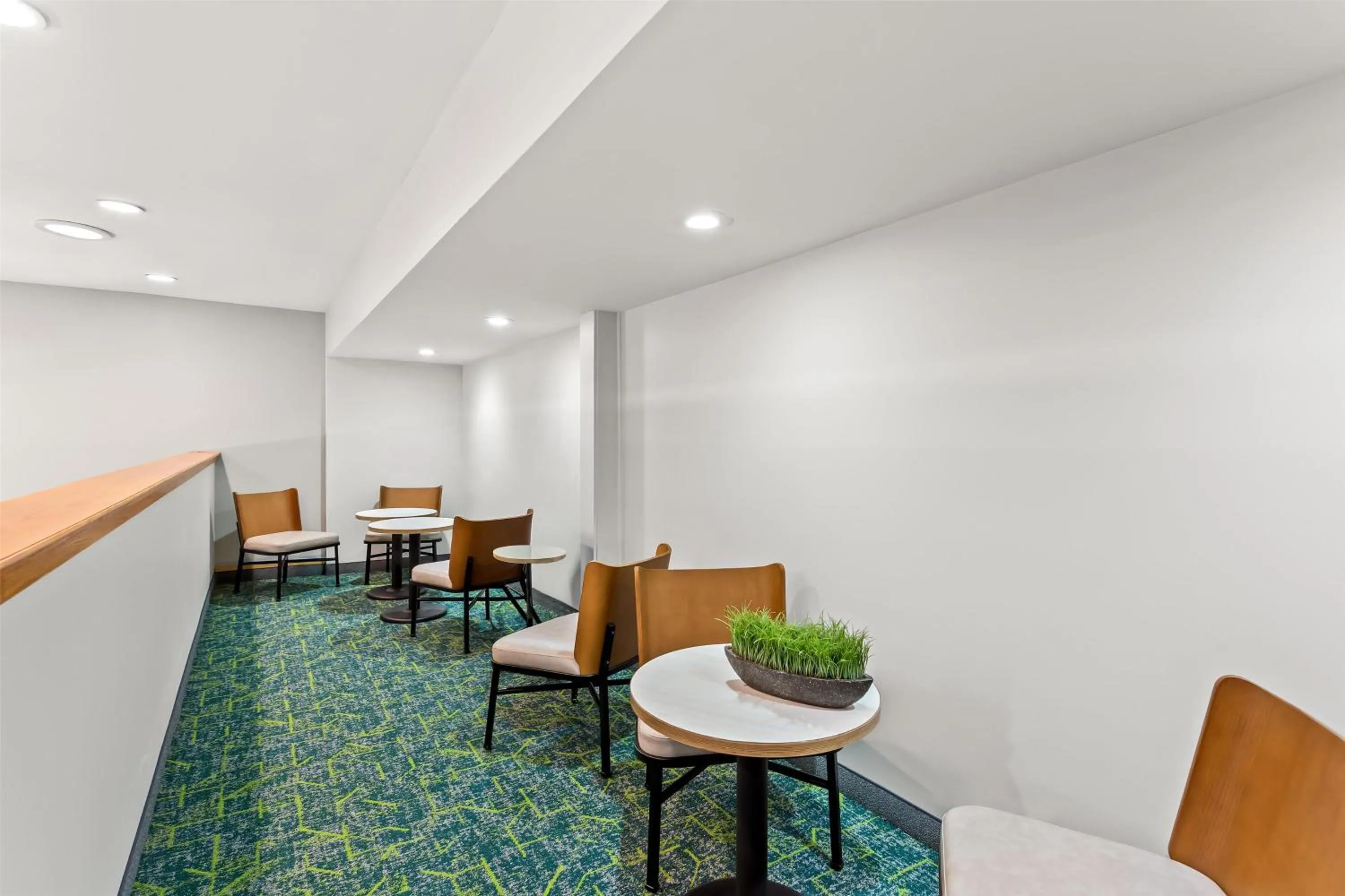 Lobby or reception in Spark By Hilton Oak Forest I-57