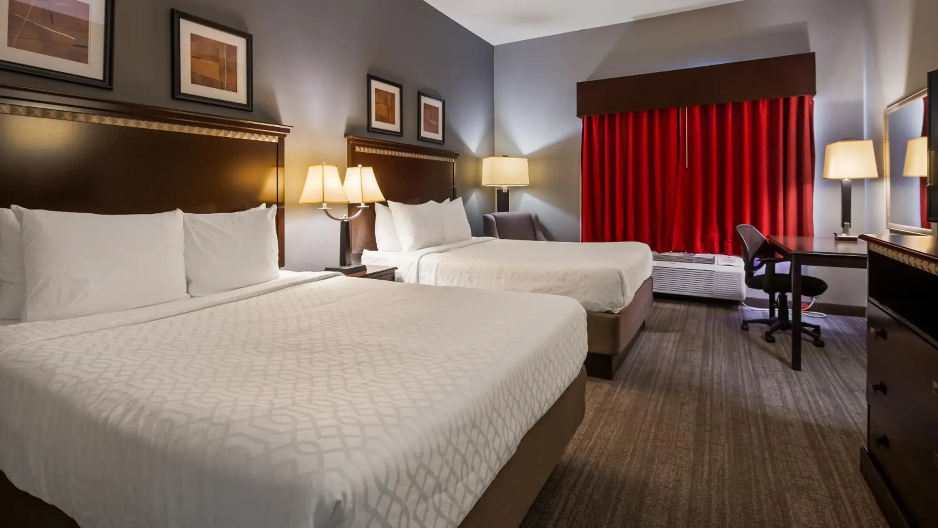 Queen Suite with Queen Beds - Non-Smoking in Spark By Hilton Oak Forest I-57 Queen Suite with Queen Beds - Non-Smoking in Spark By Hilton Oak Forest I-57