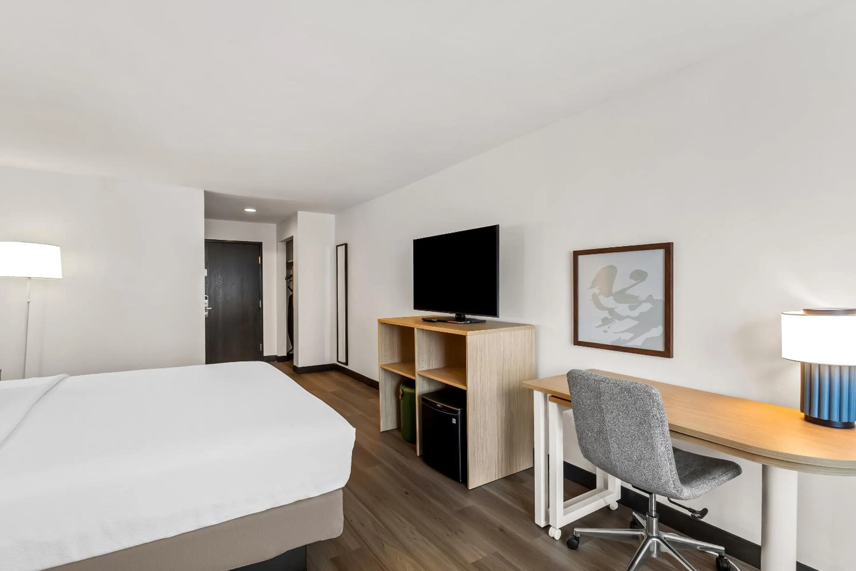 Bedroom, Bed in Spark By Hilton Oak Forest I-57