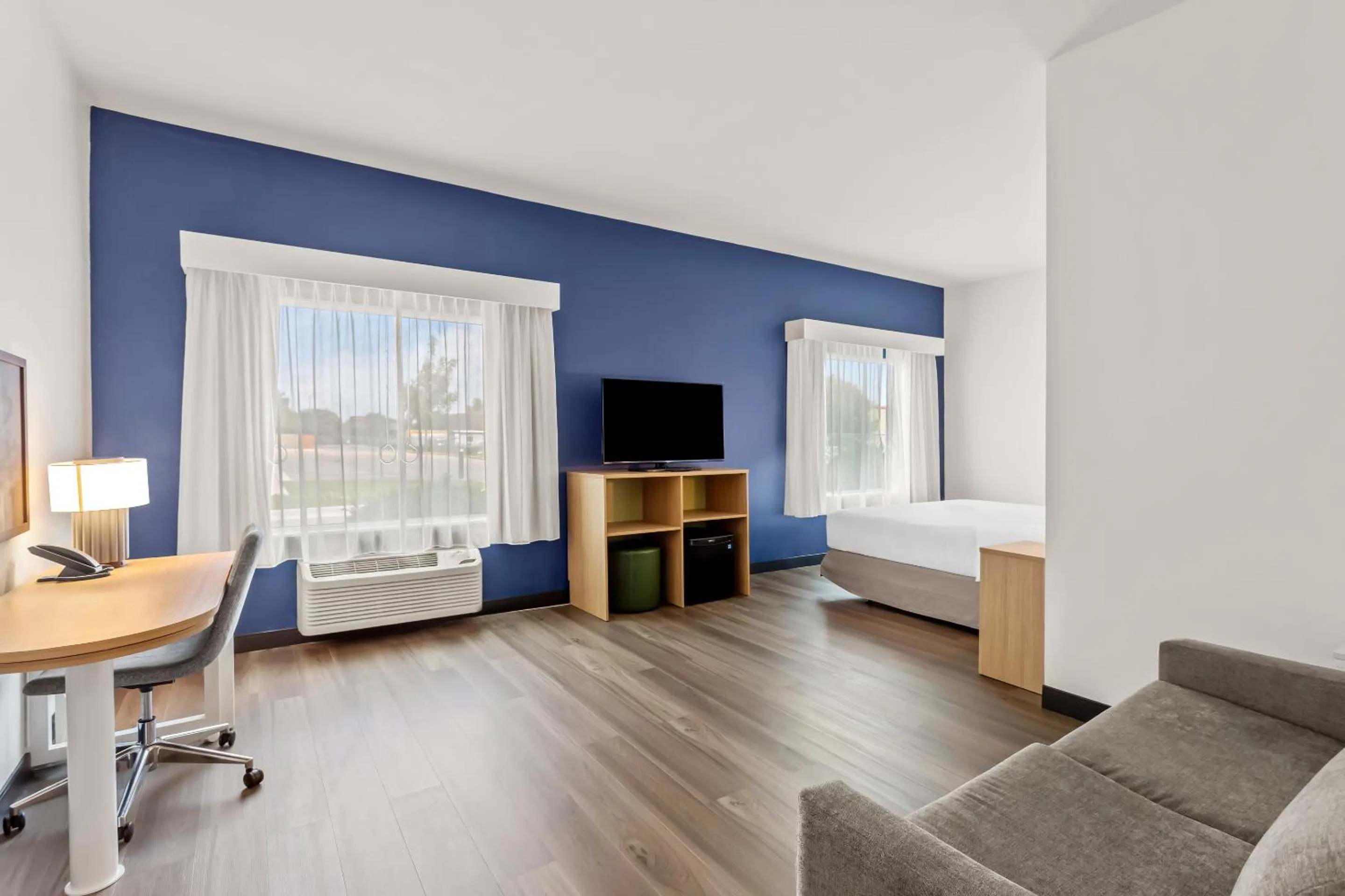 Seating area in Spark By Hilton Oak Forest I-57