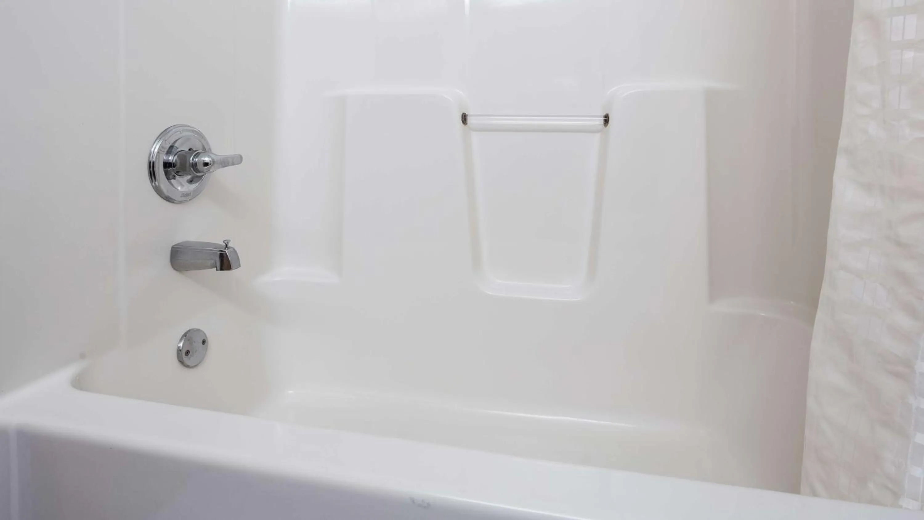 Mini King Suite - Non-Smoking in Spark By Hilton Oak Forest I-57