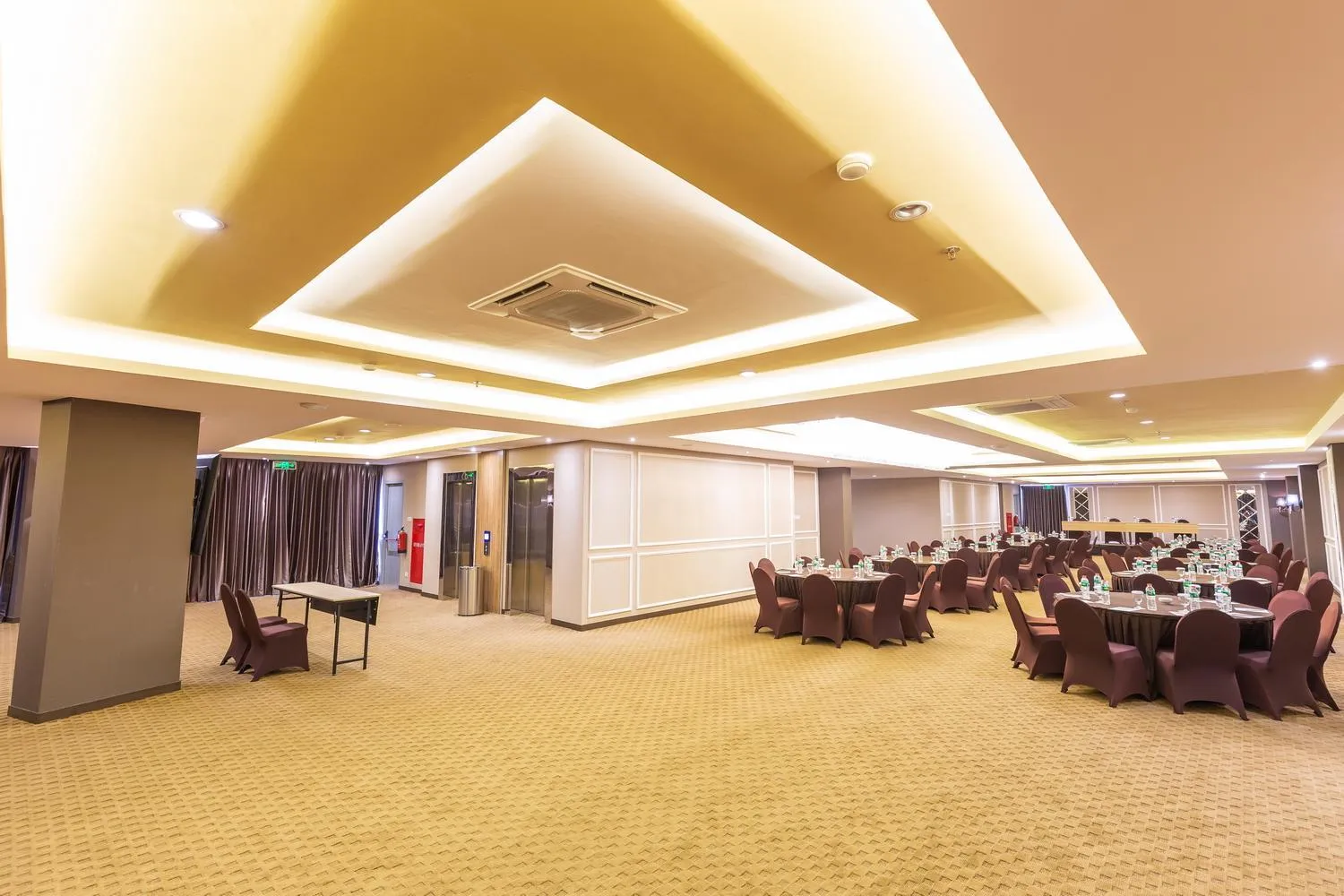 Banquet/Function facilities in Great Diponegoro Hotel Surabaya