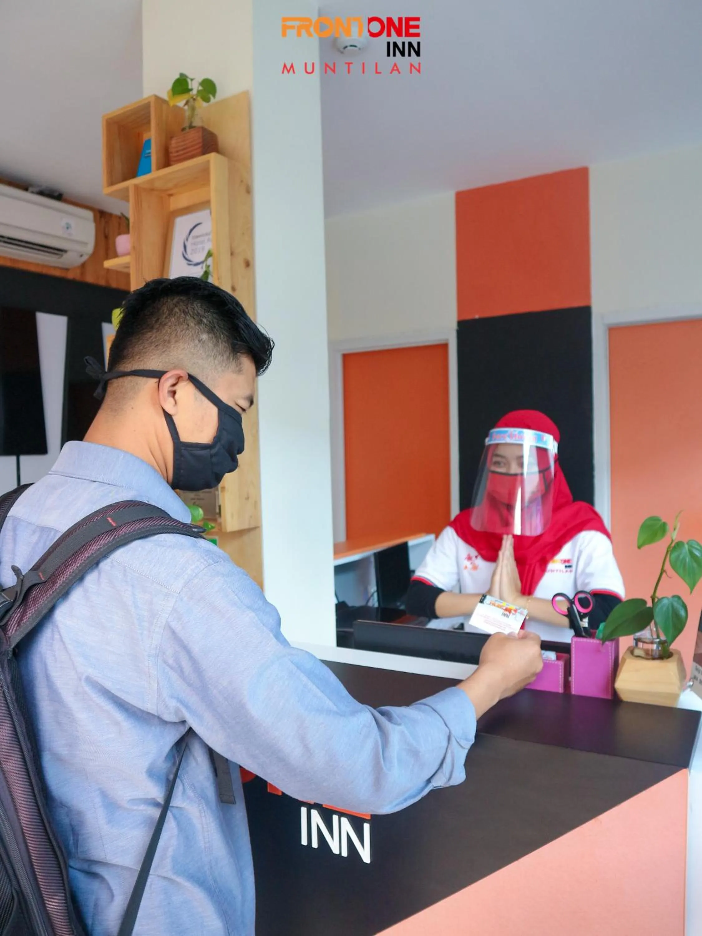 Lobby or reception in Front One Inn Muntilan