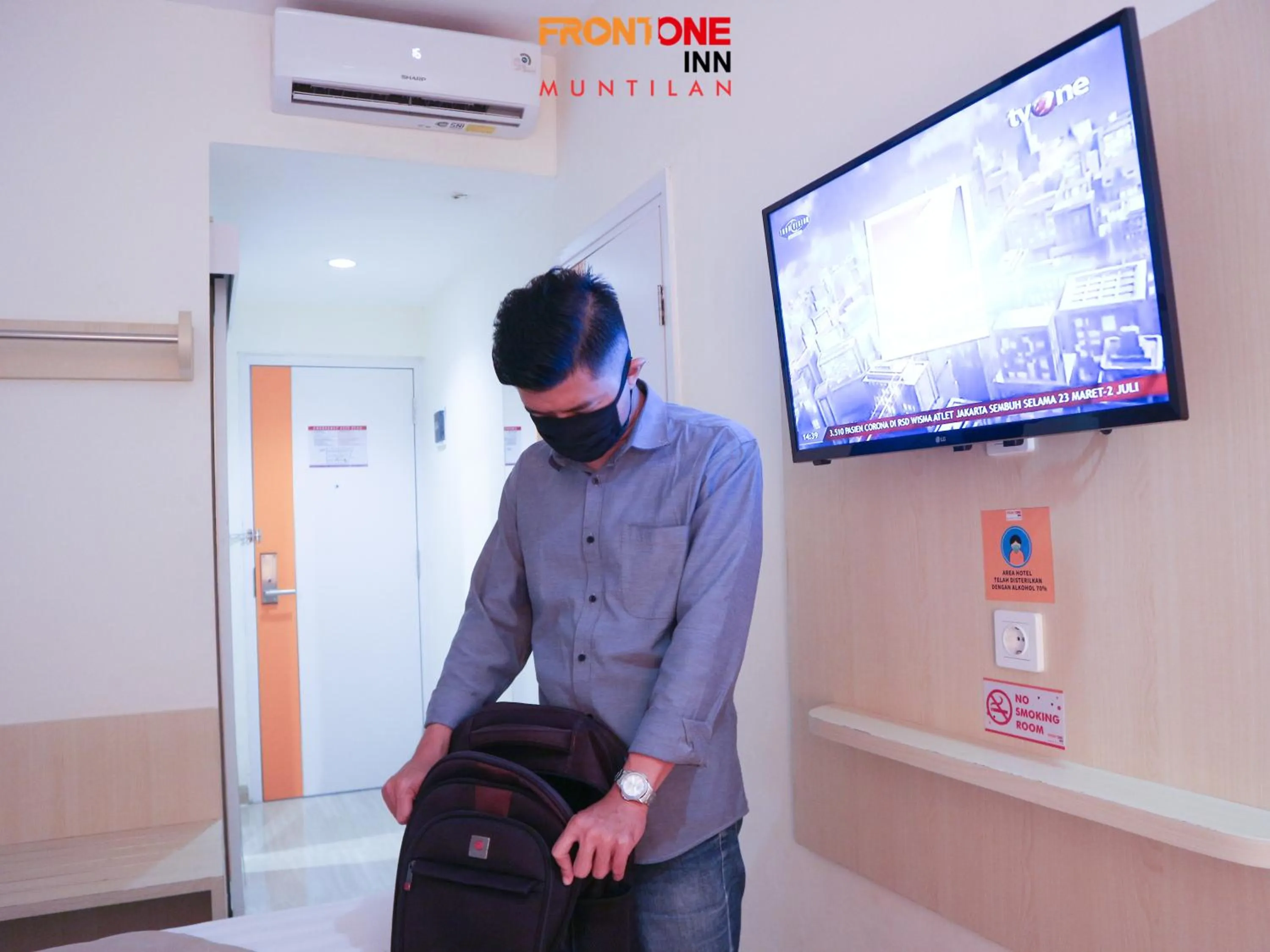 Bedroom in Front One Inn Muntilan