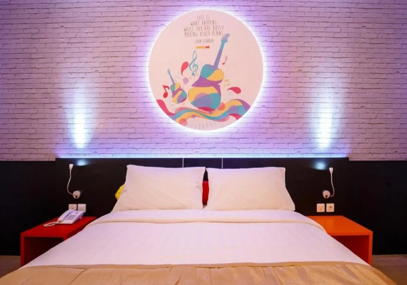 Property logo or sign, Bed in Front One Inn Muntilan