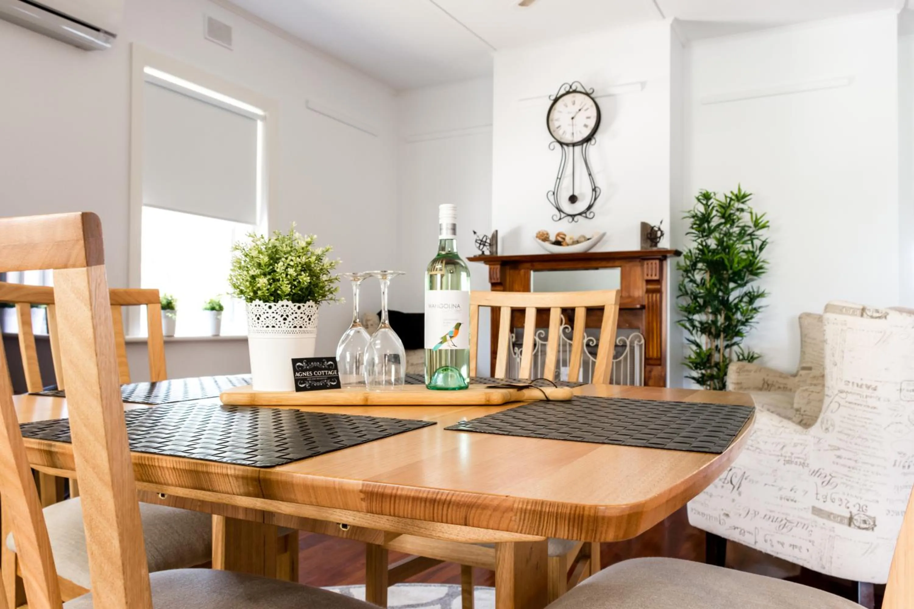 Kitchen or kitchenette in Agnes Cottage Bed & Breakfast