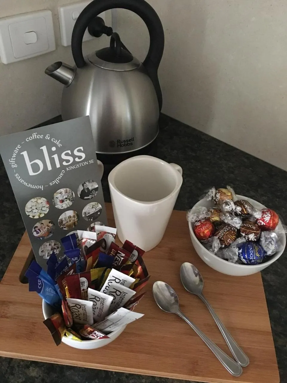 Coffee/tea facilities in Agnes Cottage Bed & Breakfast