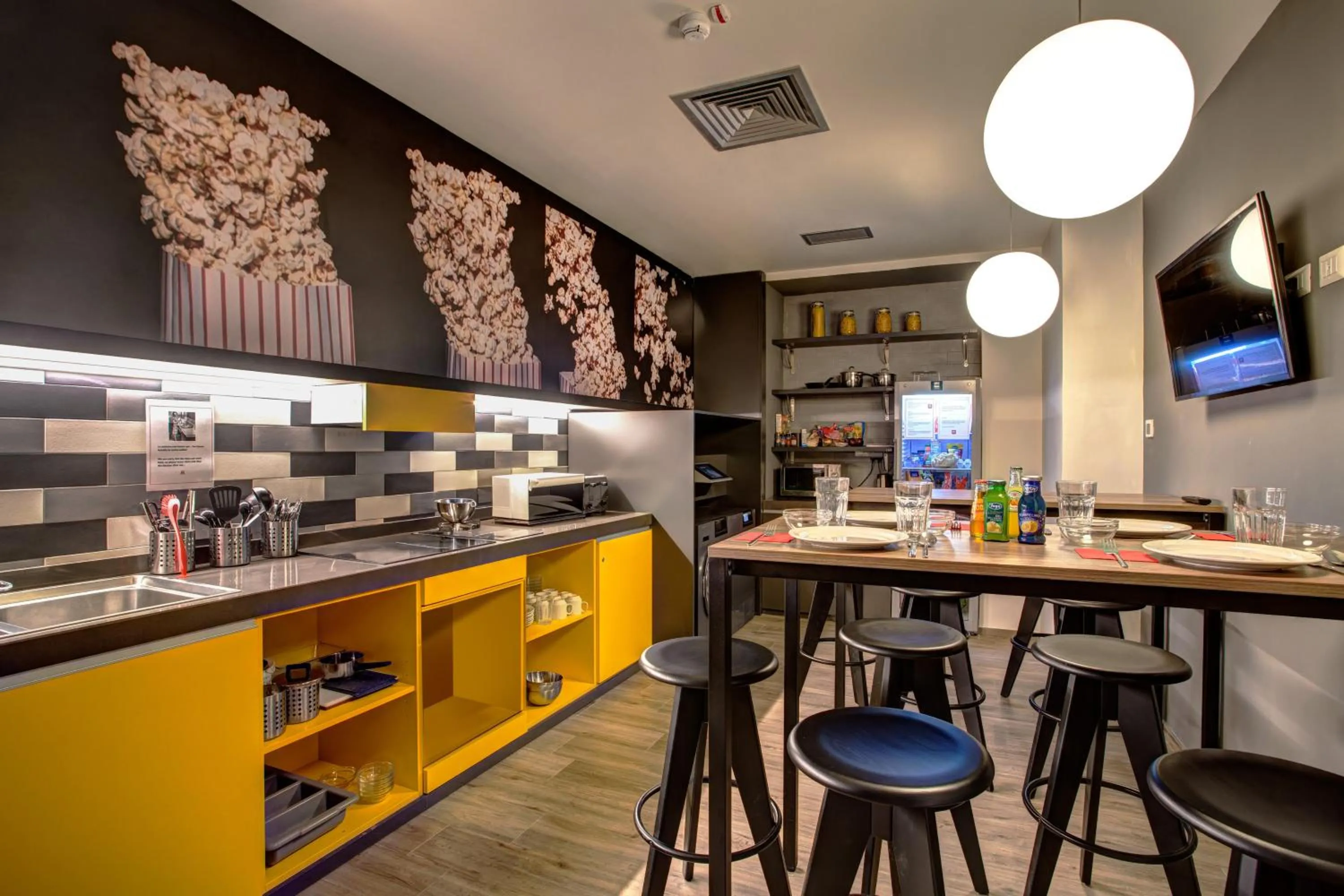 kitchen in MEININGER Roma Termini