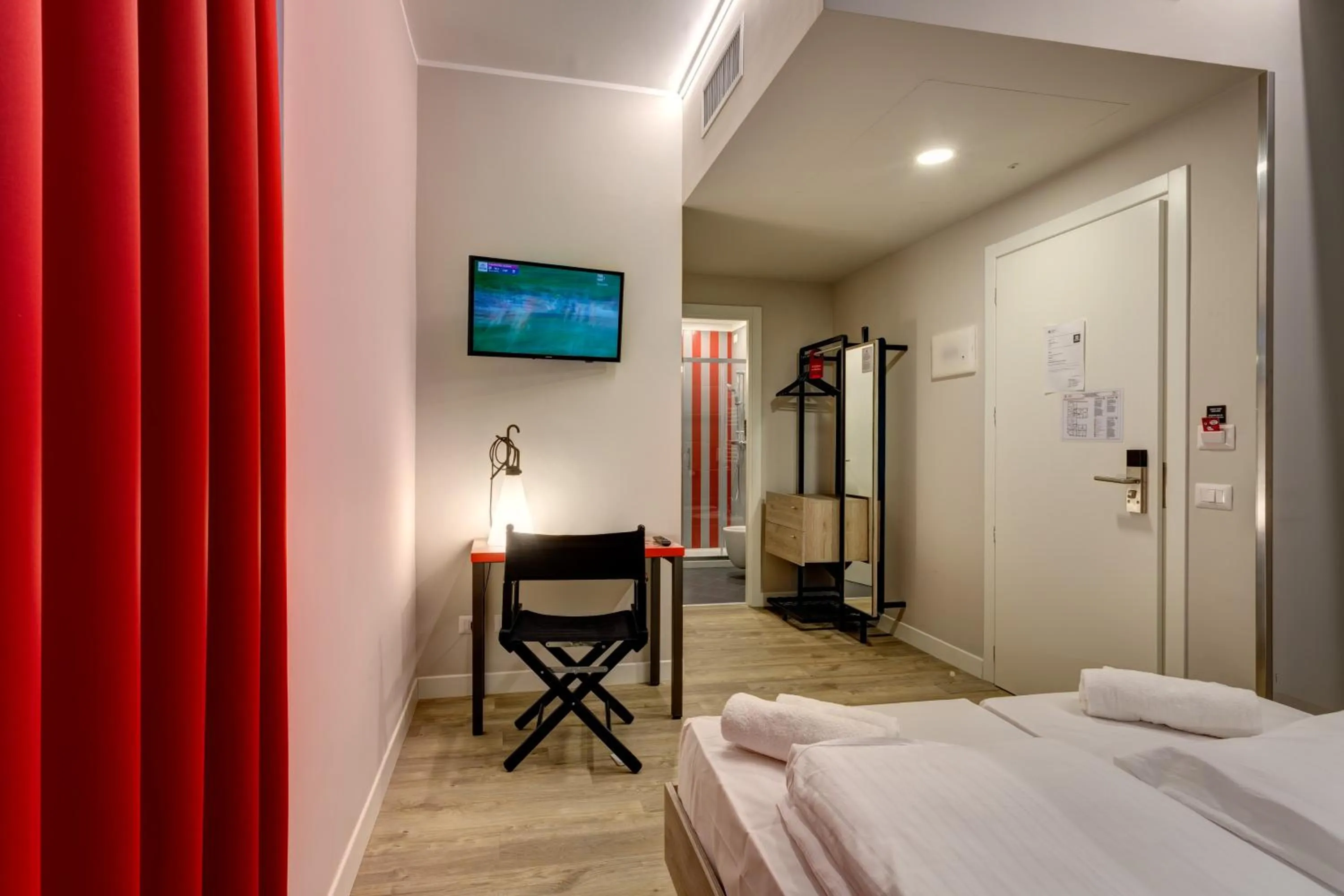 Photo of the whole room, Bed in MEININGER Roma Termini